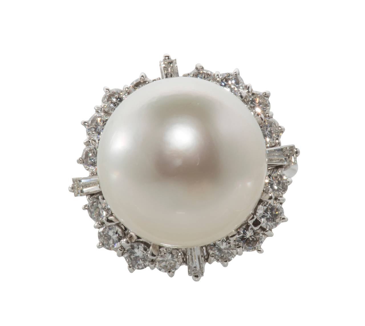 South Sea Pearl Diamond Gold Cocktail Ring In Excellent Condition For Sale In Houston, TX