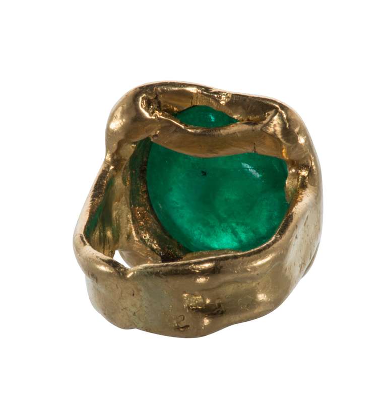 Jean Mahie Pure yellow gold and cabochon emerald ring. In Good Condition In Houston, TX