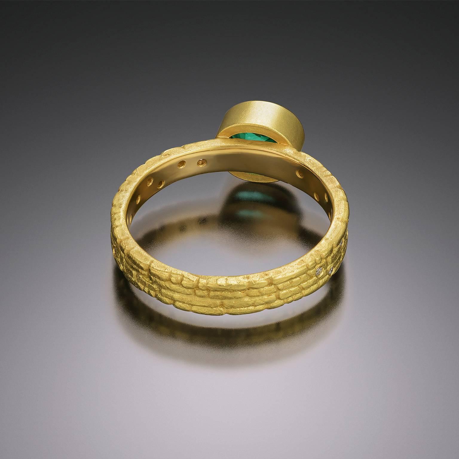 18kt Gold Cobbled Band set with Usakos Tourmaline & Diamonds



* Each piece is designed and crafted entirely by hand in the traditional way, using age old techniques and processes.


* Rings may be resized