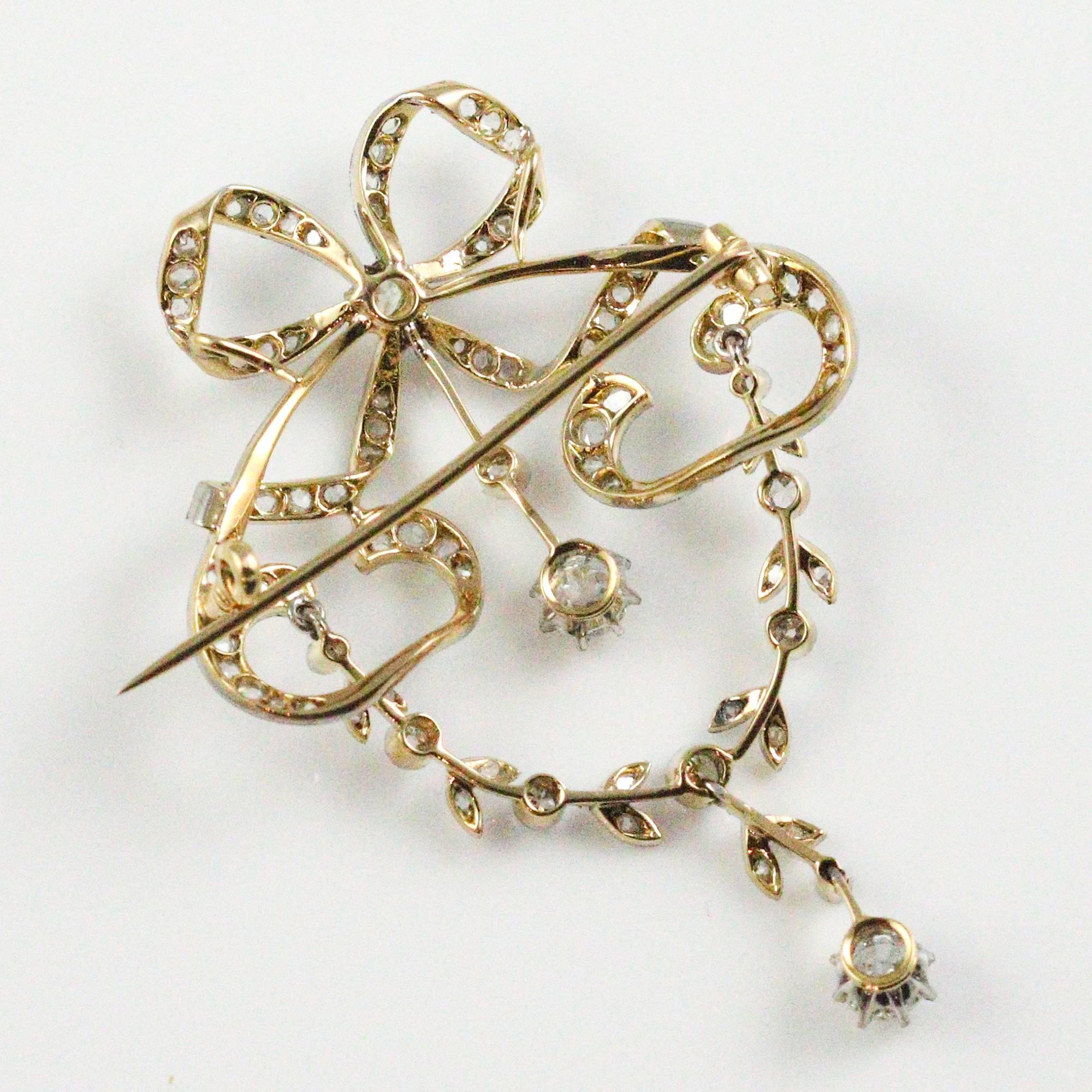 Belle Époque Belle Epoch Edwardian Diamond and 14 Karat Gold Bow Motif Round Brooch / Pendant