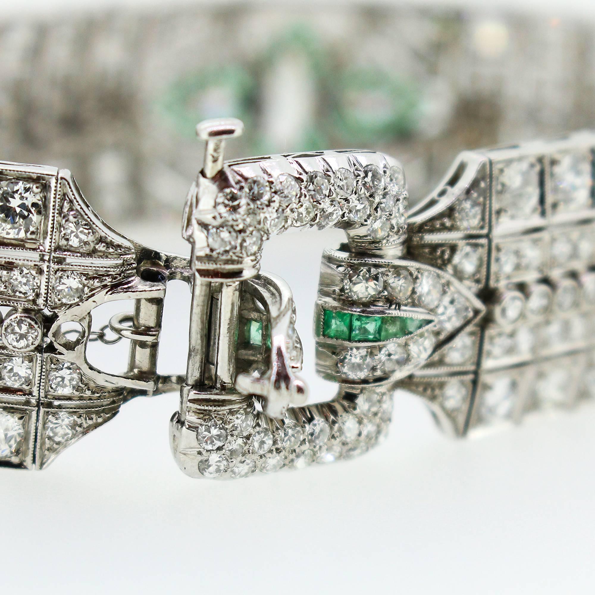 Magnificent 1920s Art Deco Platinum Diamond and Emerald Bracelet In Excellent Condition In Birmingham, AL