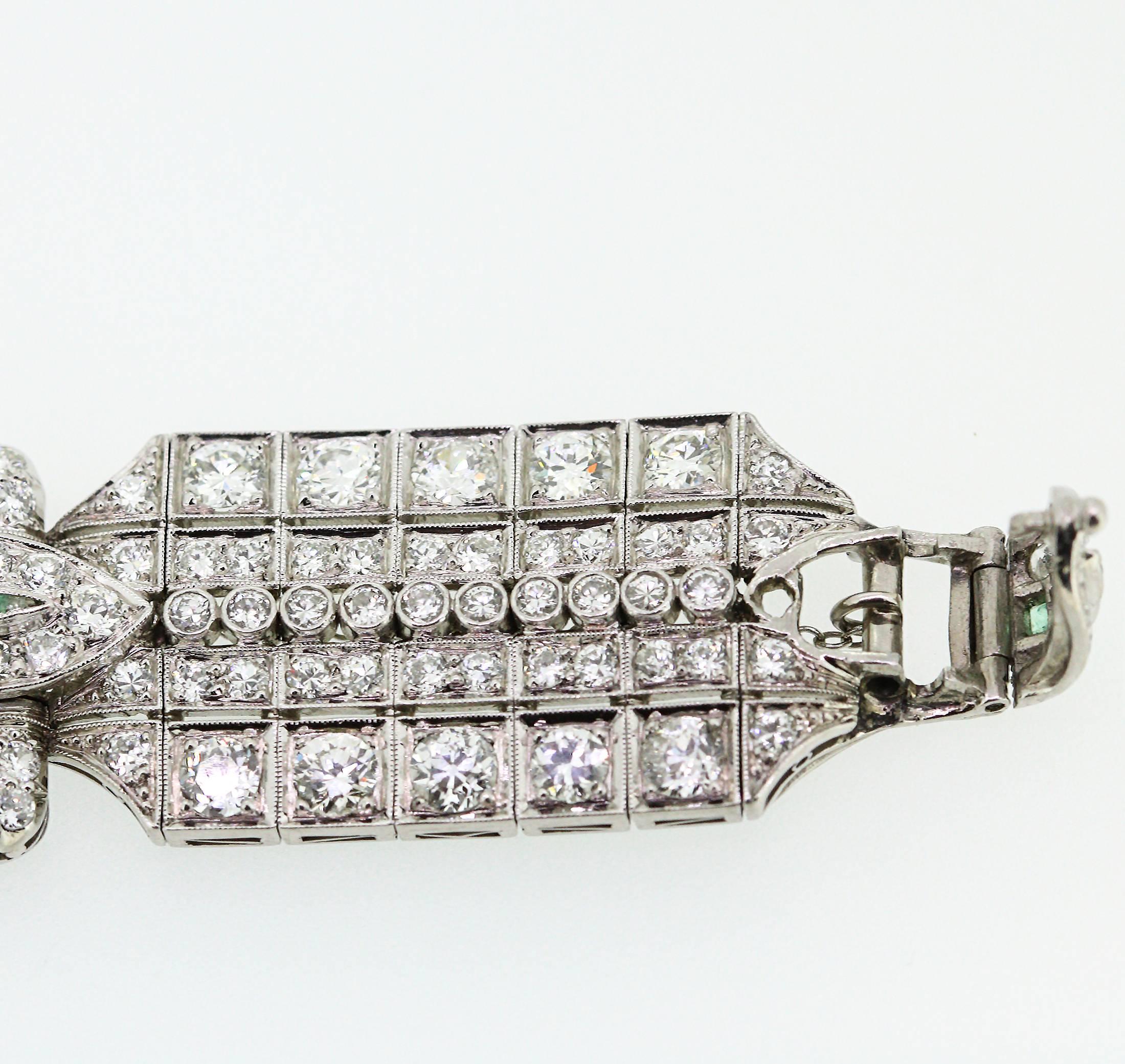 Magnificent 1920s Art Deco Platinum Diamond and Emerald Bracelet 3