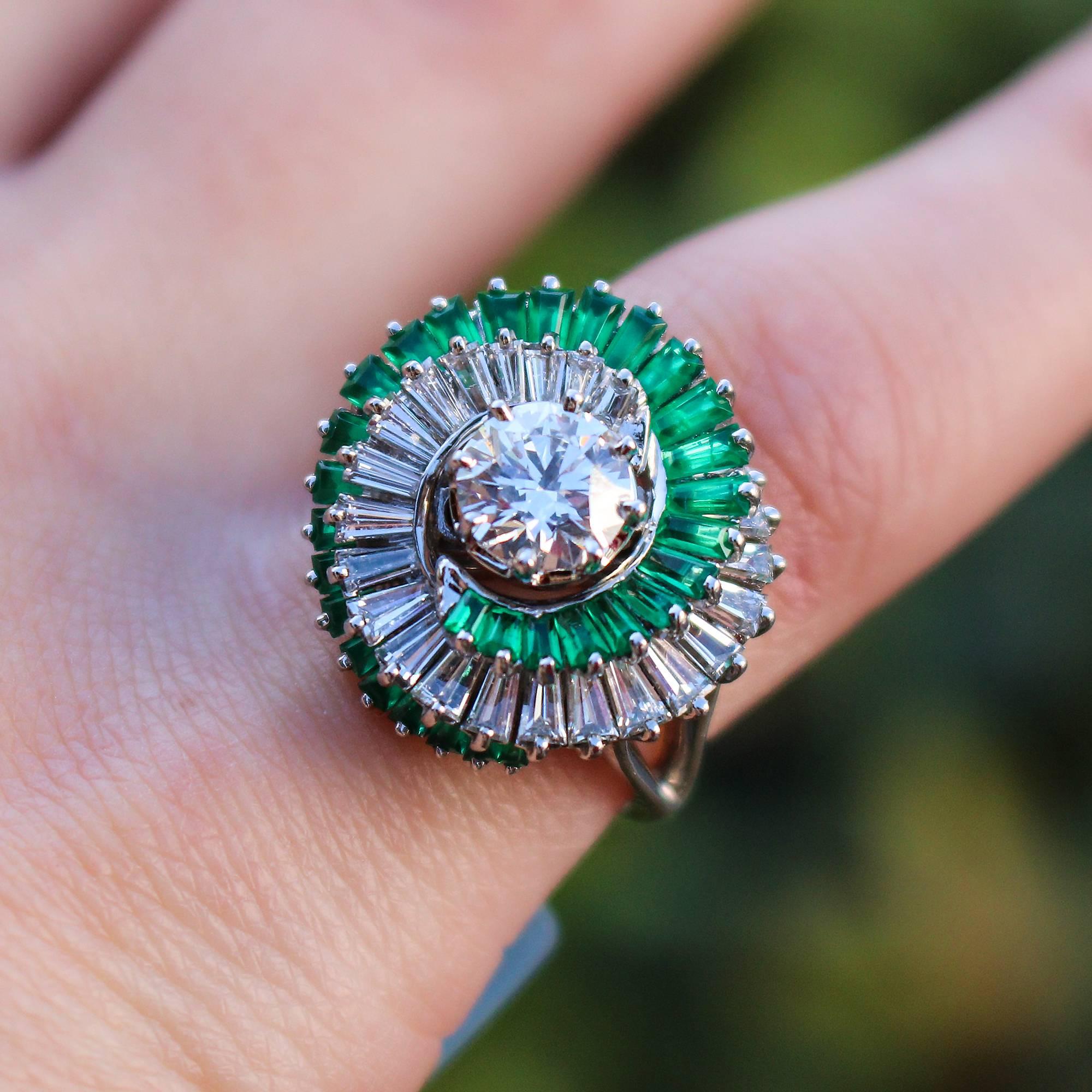 1950s  Emerald  Diamond Spiral Motif Ring In Excellent Condition In Birmingham, AL