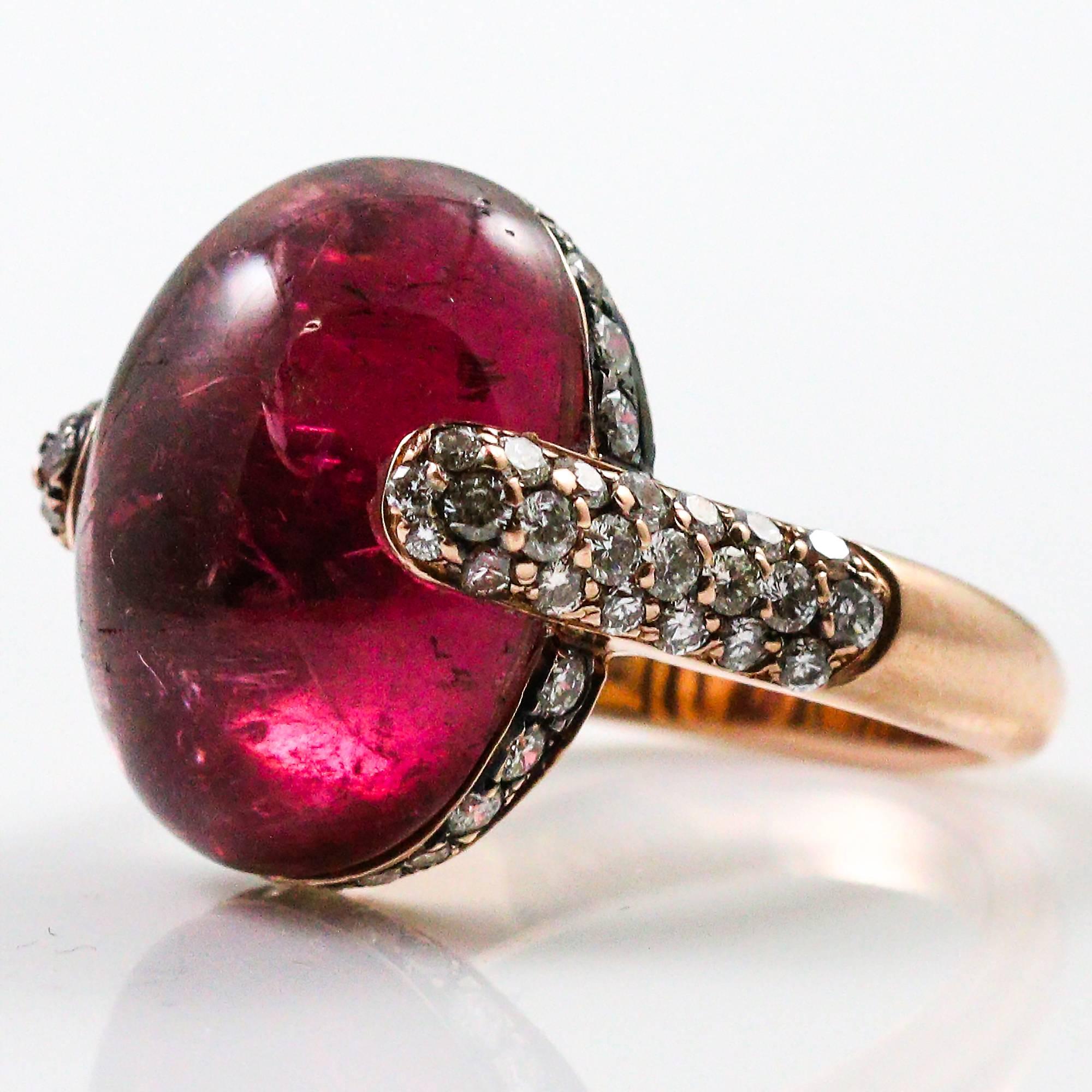  Bague en or avec tourmaline rubellite taillée en cabochon et diamant Unisexe 