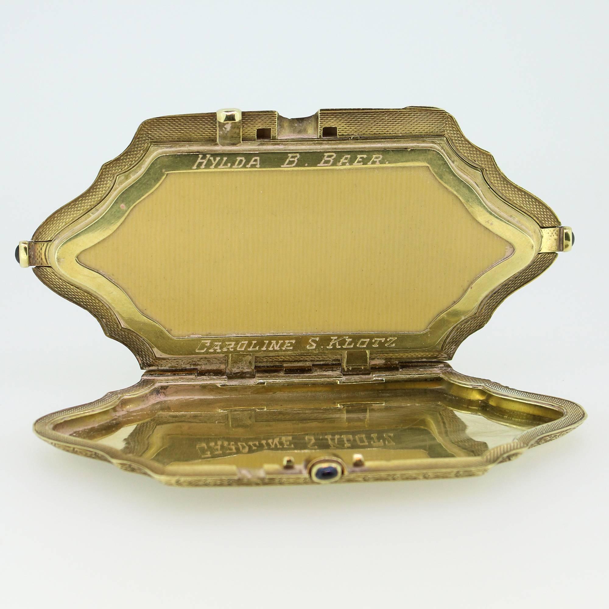 Exquisite Gold Engraved Compact With Sapphire Accents In Excellent Condition In Birmingham, AL