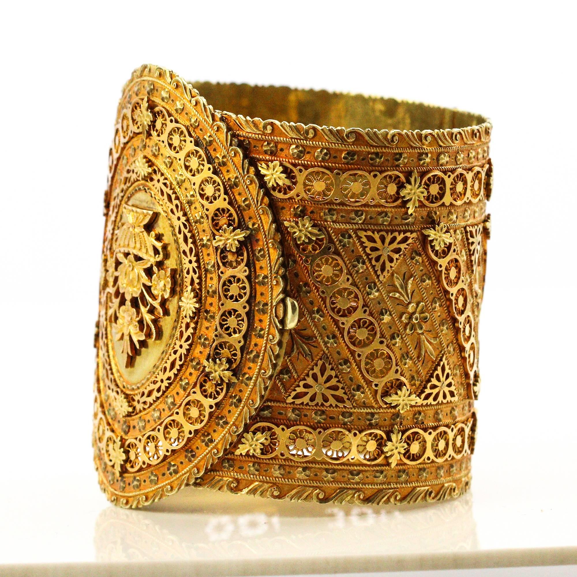 Women's Early Edwardian 14 Karat Yellow Gold Spaulding & Co Hinged Wide Bangle Bracelet