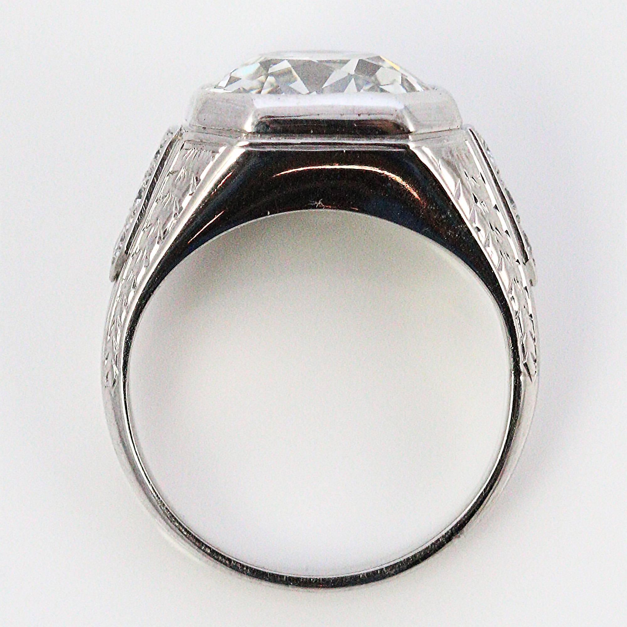 Women's or Men's Art Deco 5.19 Carat Old Mine Cut Diamond Platinum Ring