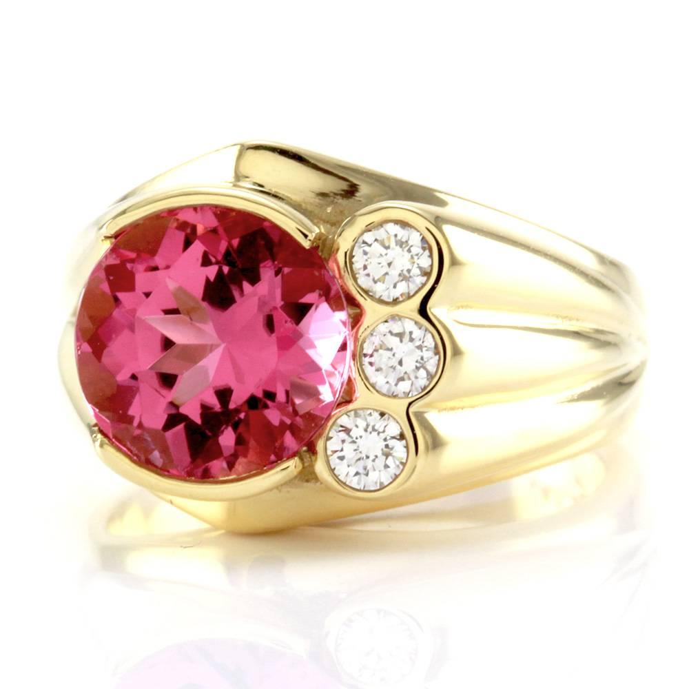 Designer Michael Tatom Pink Tourmaline & Diamond Ring in 18K Yellow Gold In Excellent Condition For Sale In Scottsdale, AZ