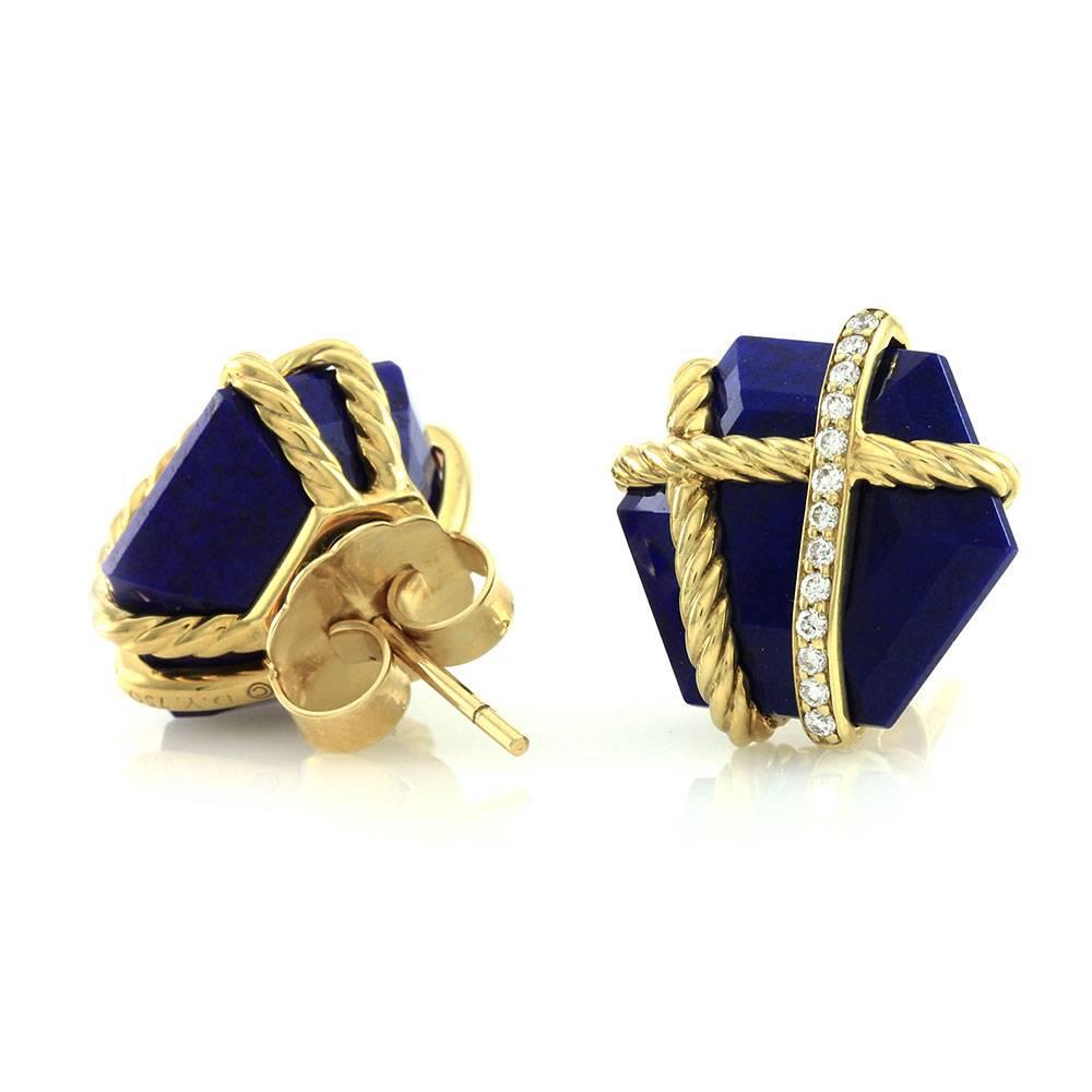 David Yurman cable wrap lapis and pavé diamond earrings set in 18K yellow gold. There are two hexagon shaped faceted blue lapis (14.0mm) and twenty-six round brilliant cut diamonds (0.18ctw) with a color of G-H and a clarity of VS. The diamonds are