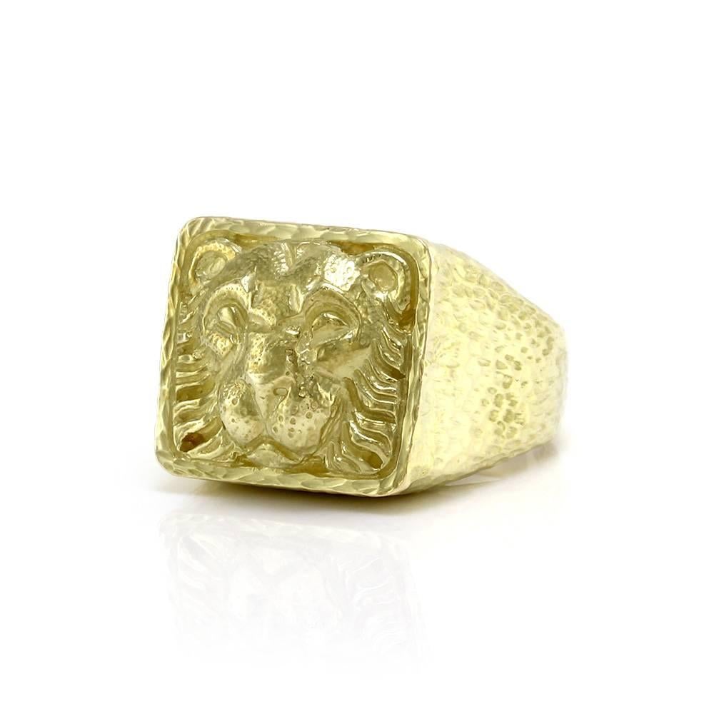 David Webb Ancient World Collection Gold Lion Ring In Excellent Condition For Sale In Scottsdale, AZ
