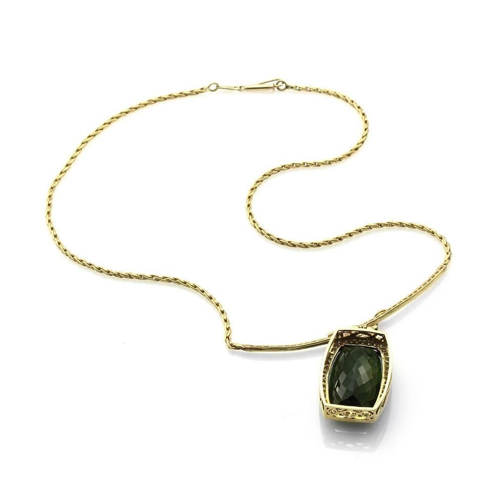 Green Tourmaline and Pavé Diamond Necklace In Excellent Condition For Sale In Scottsdale, AZ