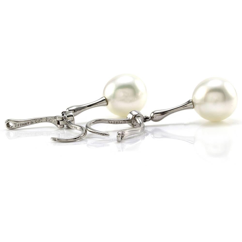 Tiffany & Co. Elsa Peretti Pearl diamond platinum Earrings  In Excellent Condition For Sale In Scottsdale, AZ