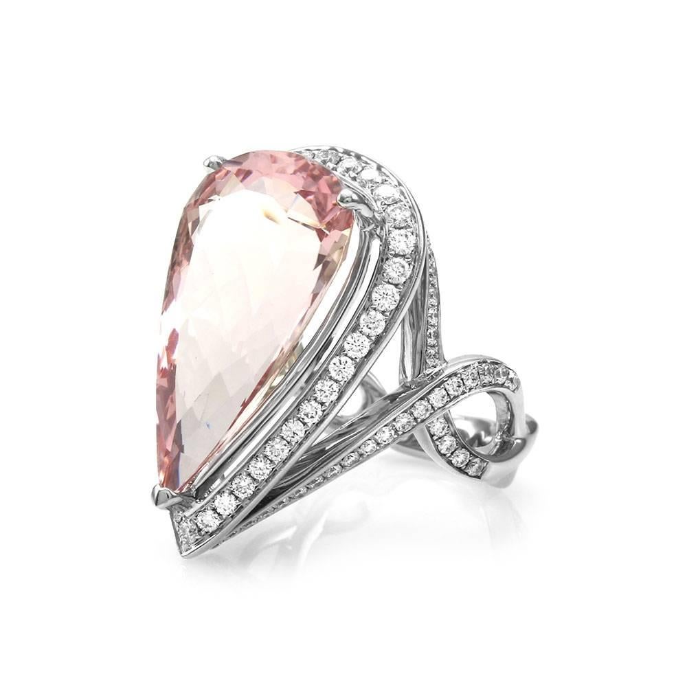 Morganite Pave Diamond Gold Ring In Excellent Condition For Sale In Scottsdale, AZ