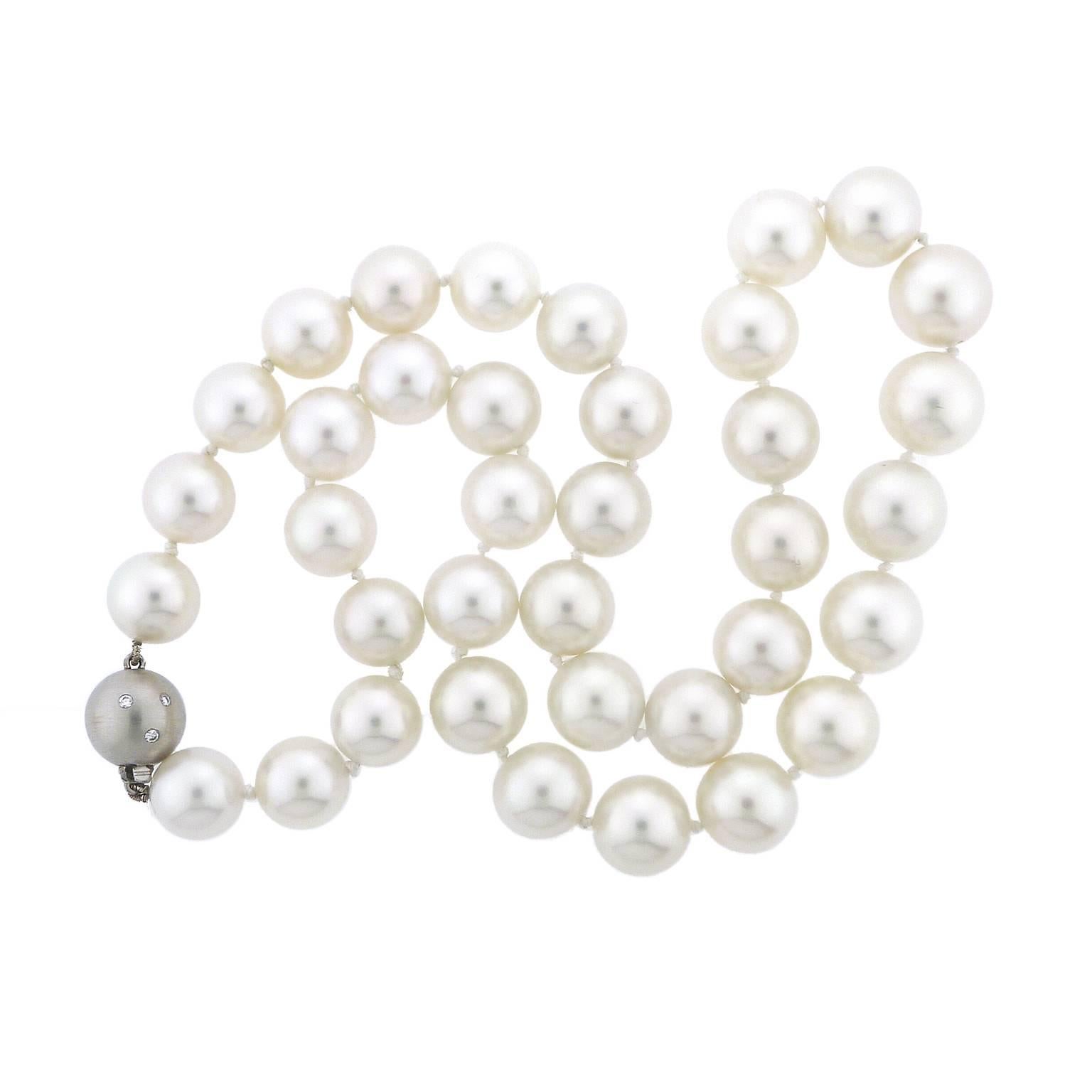 T. Foster & Co. Nearly Uniform 10.1 to 11.7 South Sea Pearl Necklace In New Condition In Yardley, PA