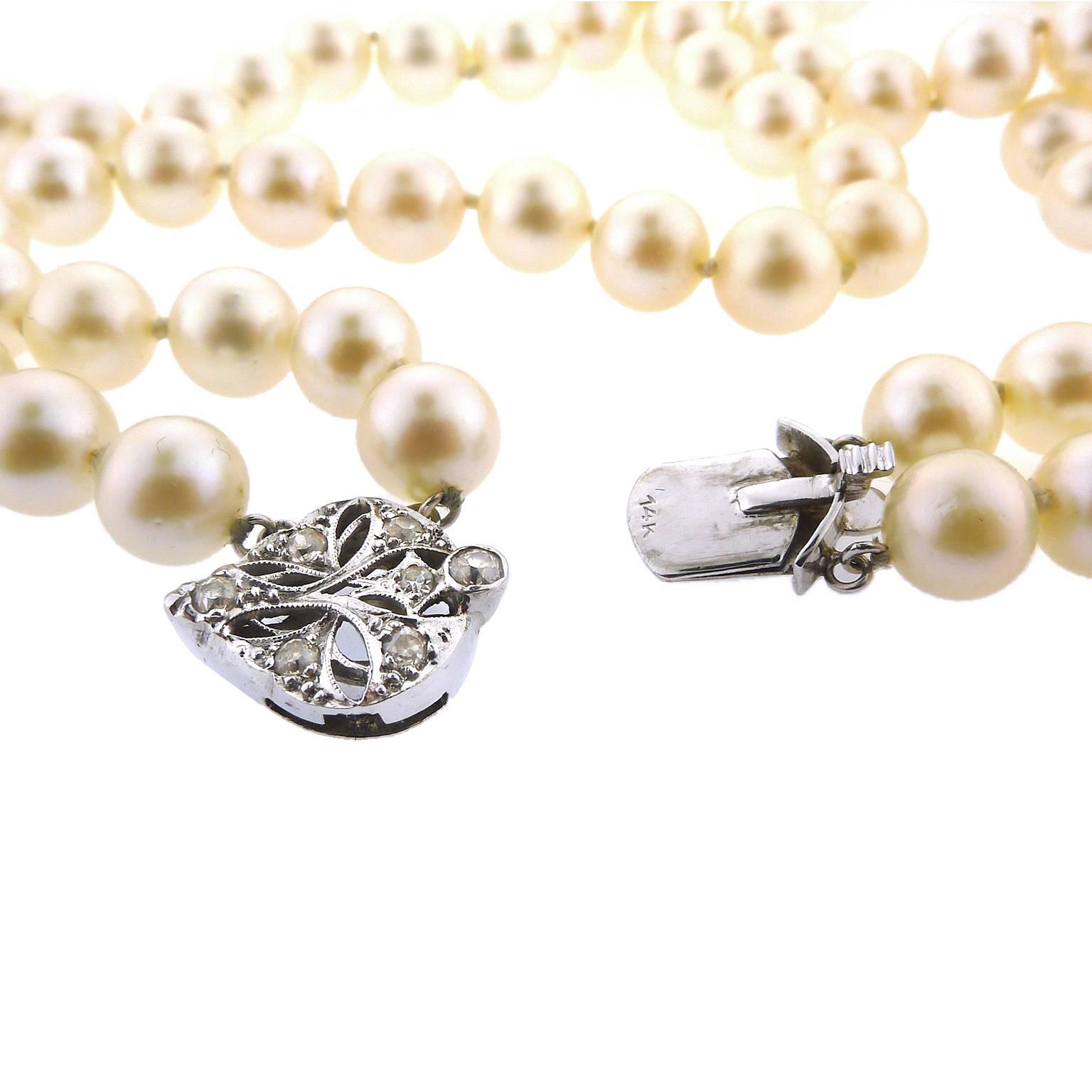 Double Strand Cultured Pearl Necklace with Gold Diamond Clasp In Good Condition In Yardley, PA