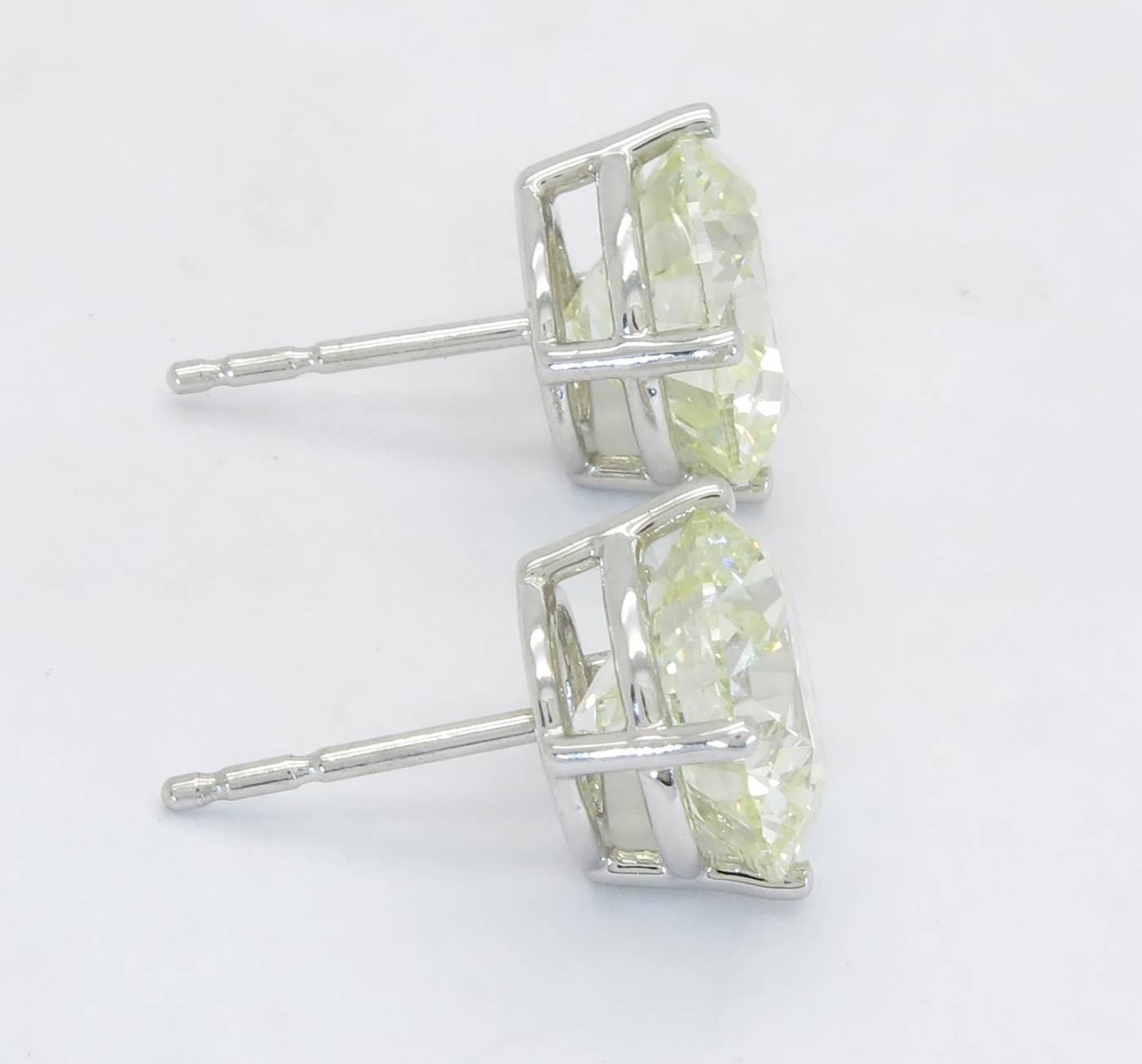 6 Carats Round Brilliant Cut Diamonds Gold Stud Earrings  6