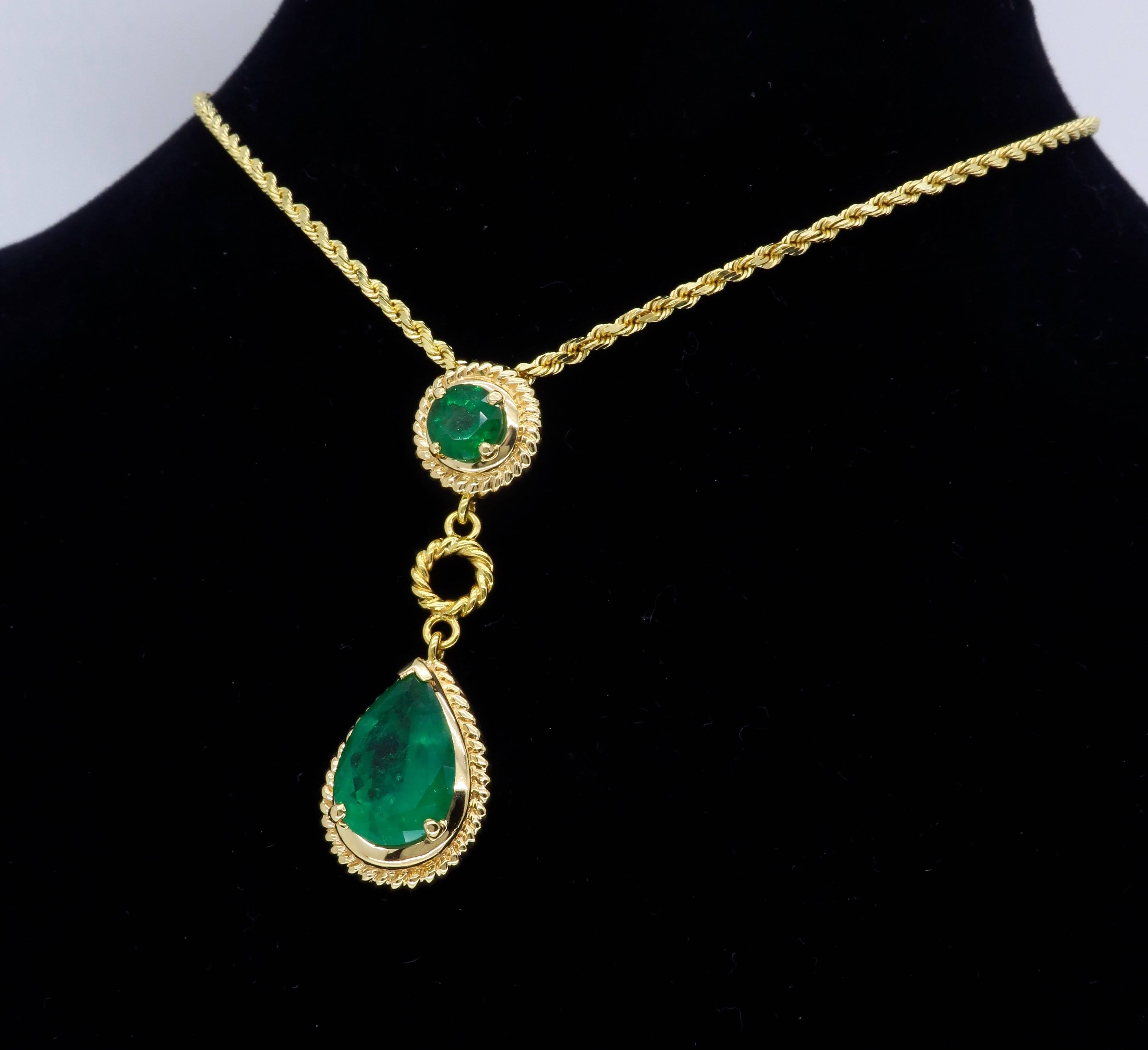 Emerald and Gold Drop Necklace In Excellent Condition In Webster, NY