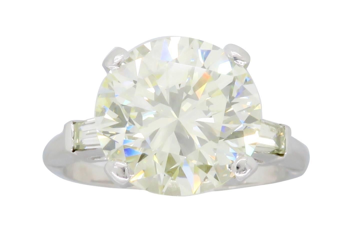 platinum brilliant cut diamond ring