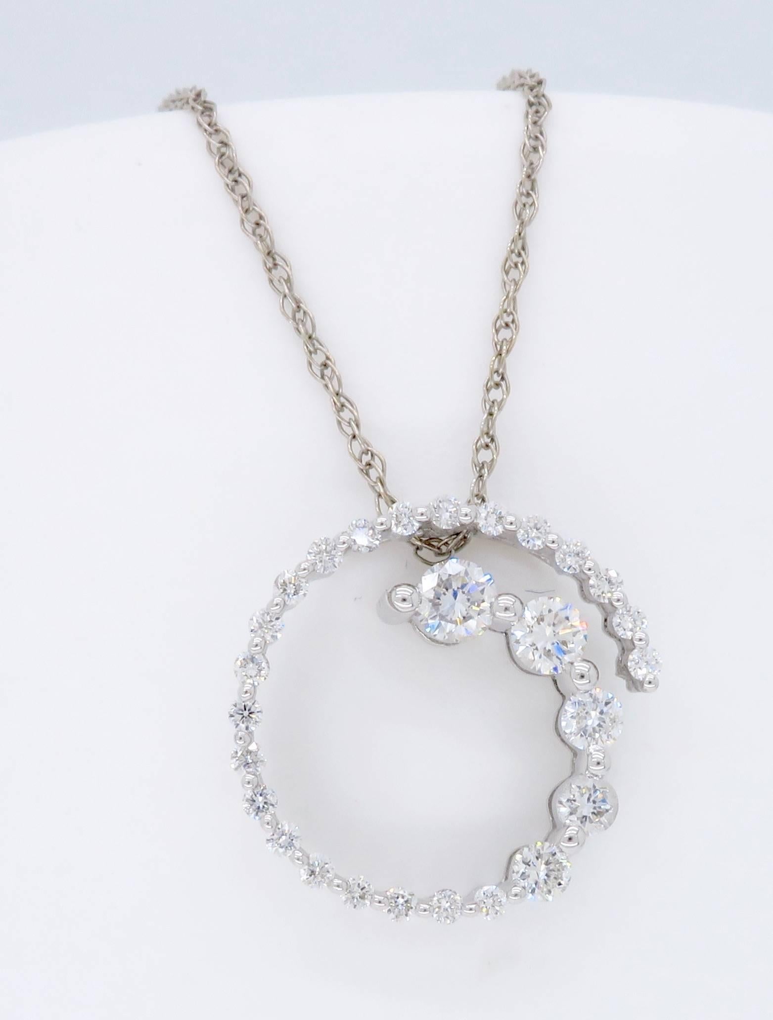  Diamond White Gold Pendant Chain Necklace  In Excellent Condition In Webster, NY