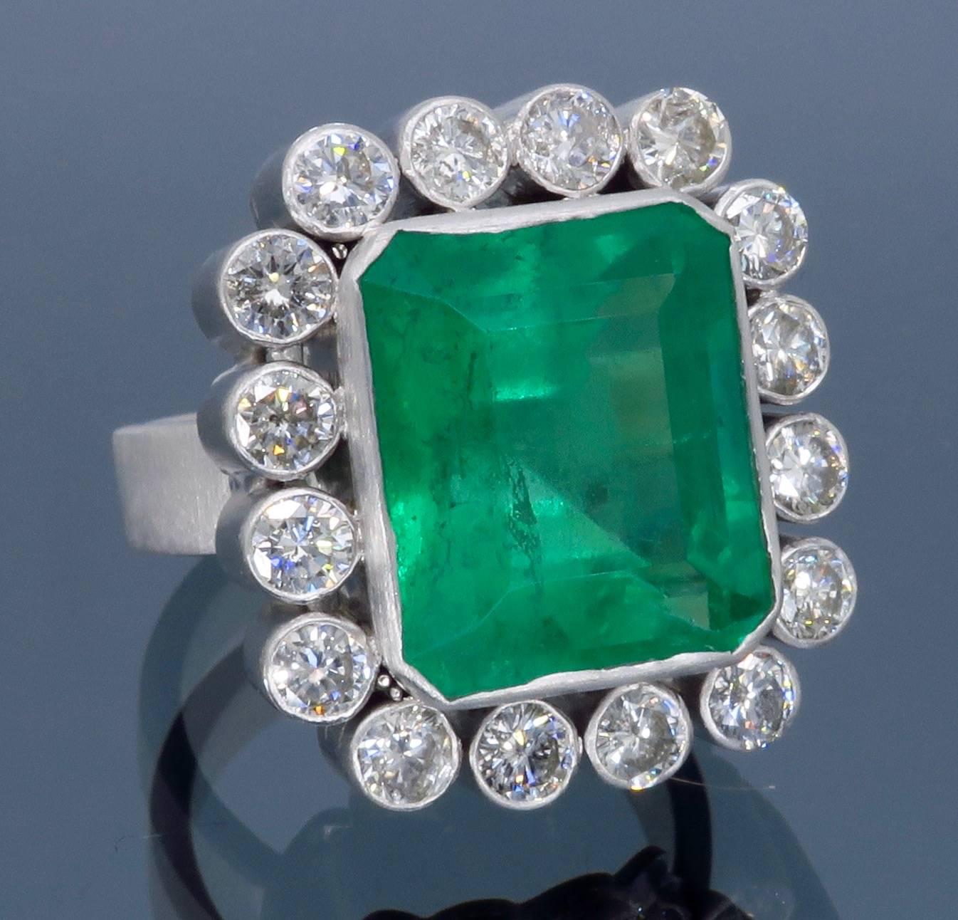 Women's GIA Certified Columbian Emerald and Diamond White Gold Cocktail Ring 