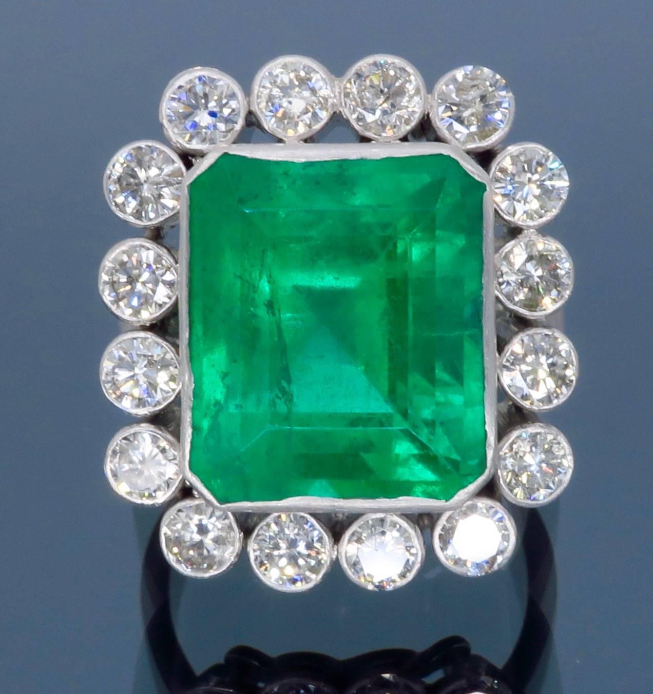 GIA Certified Columbian Emerald and Diamond White Gold Cocktail Ring  4