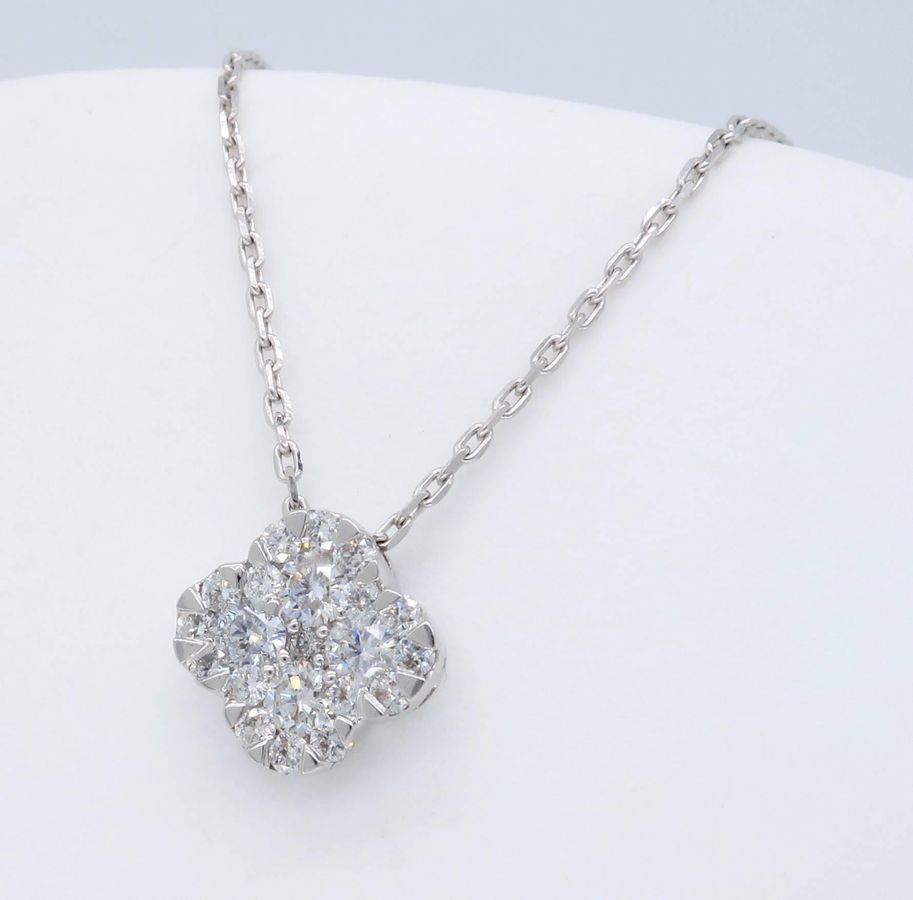 Diamond Clover Pendant Necklace In New Condition In Webster, NY