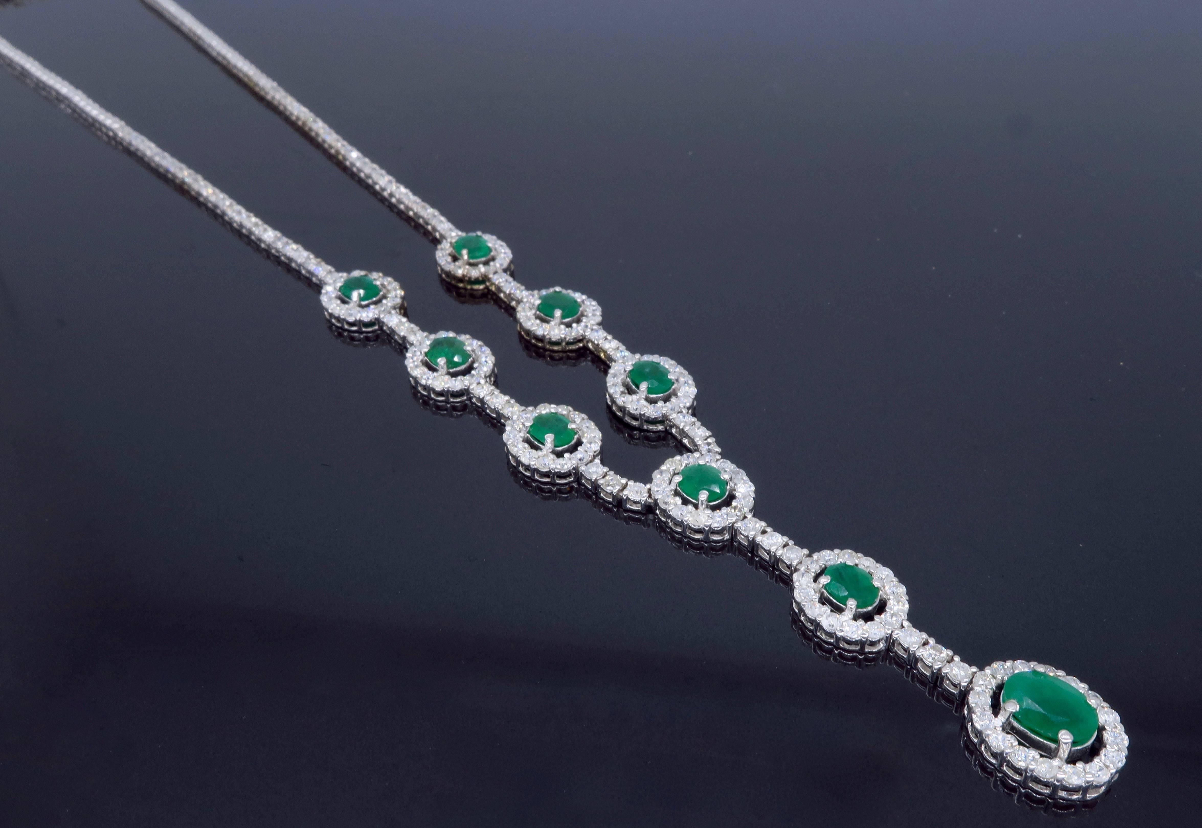 Elegant Diamond and Emerald Drop Necklace In Excellent Condition In Webster, NY