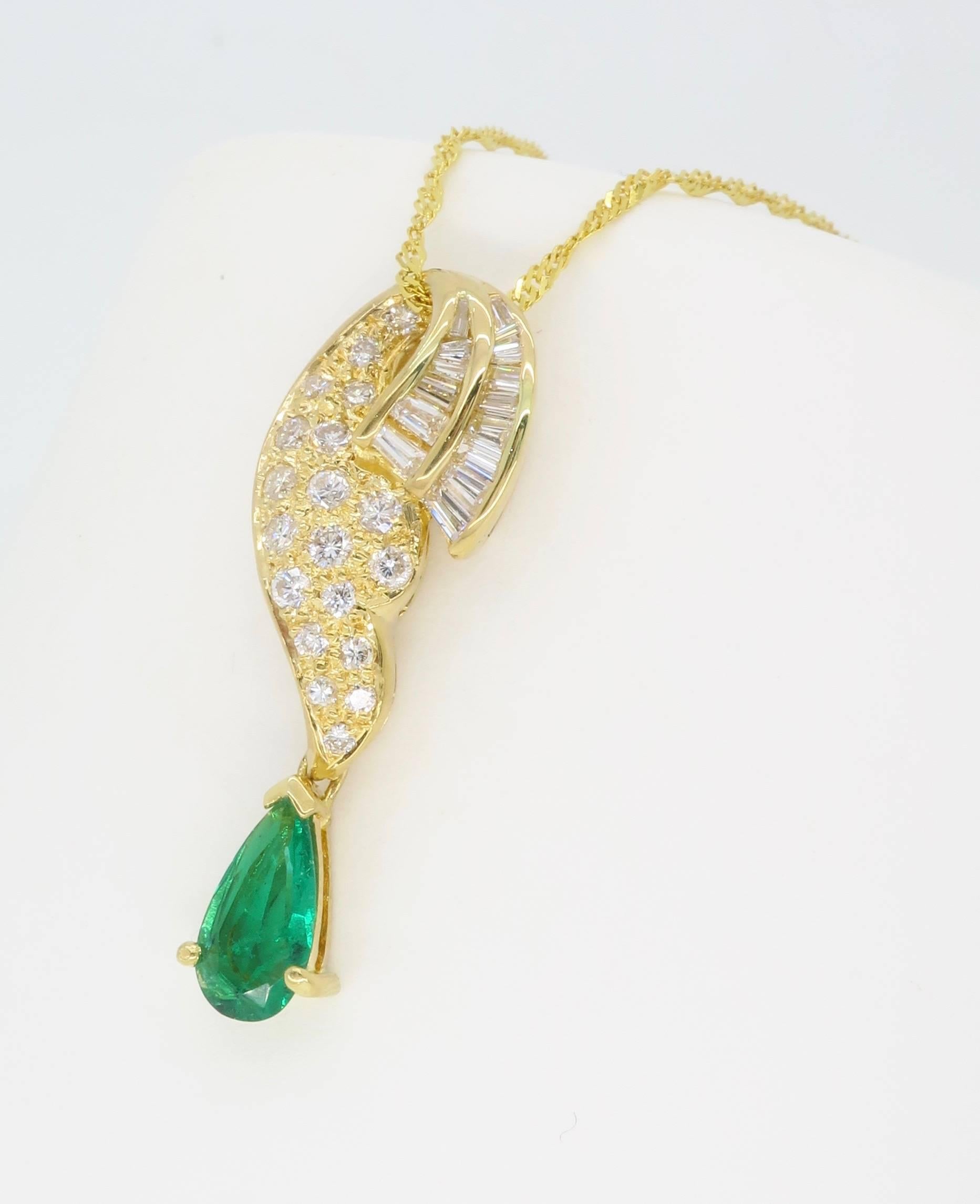 Women's or Men's 18 Karat Gold Diamond and Emerald Drop Necklace