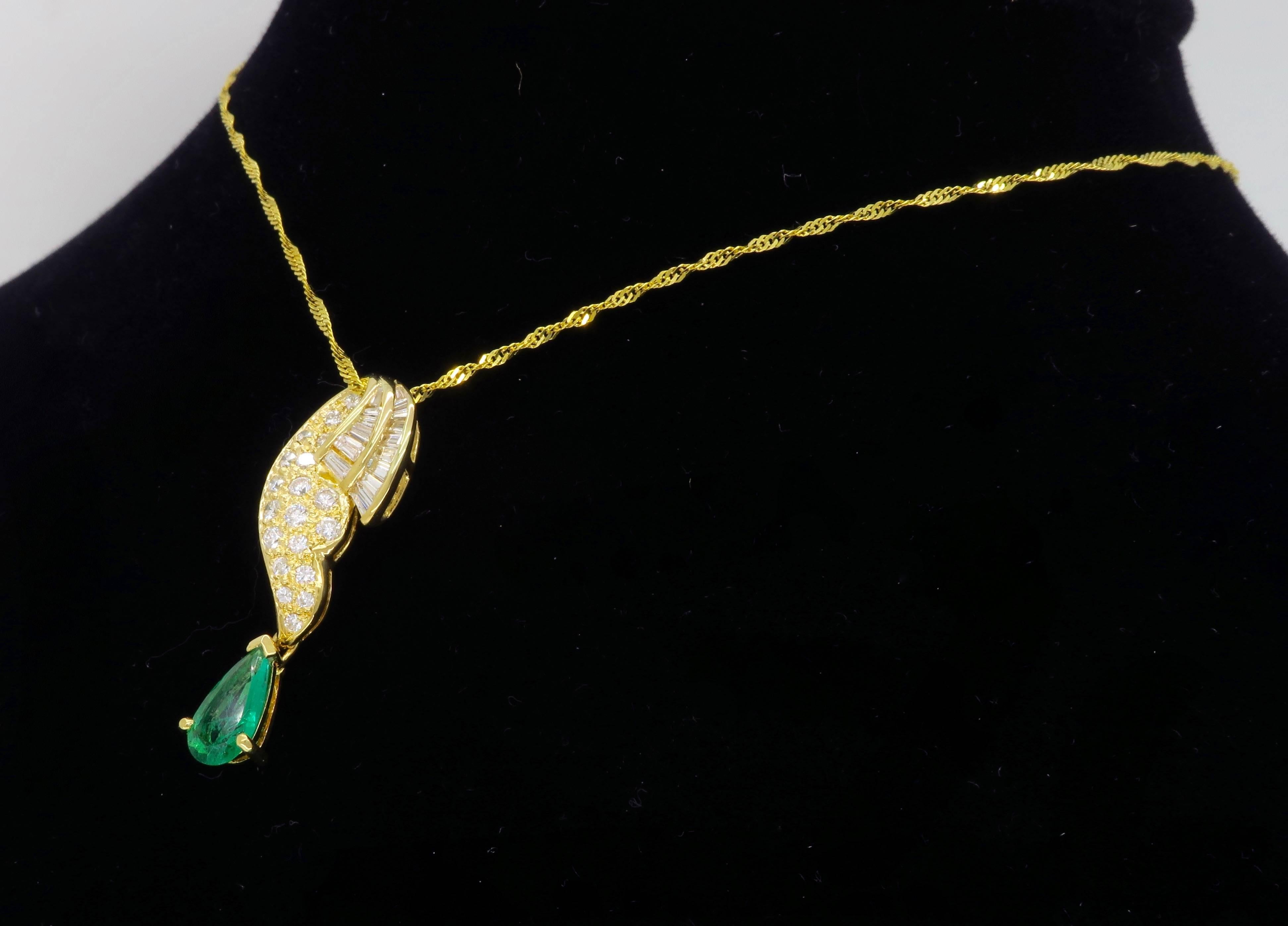 18 Karat Gold Diamond and Emerald Drop Necklace 4