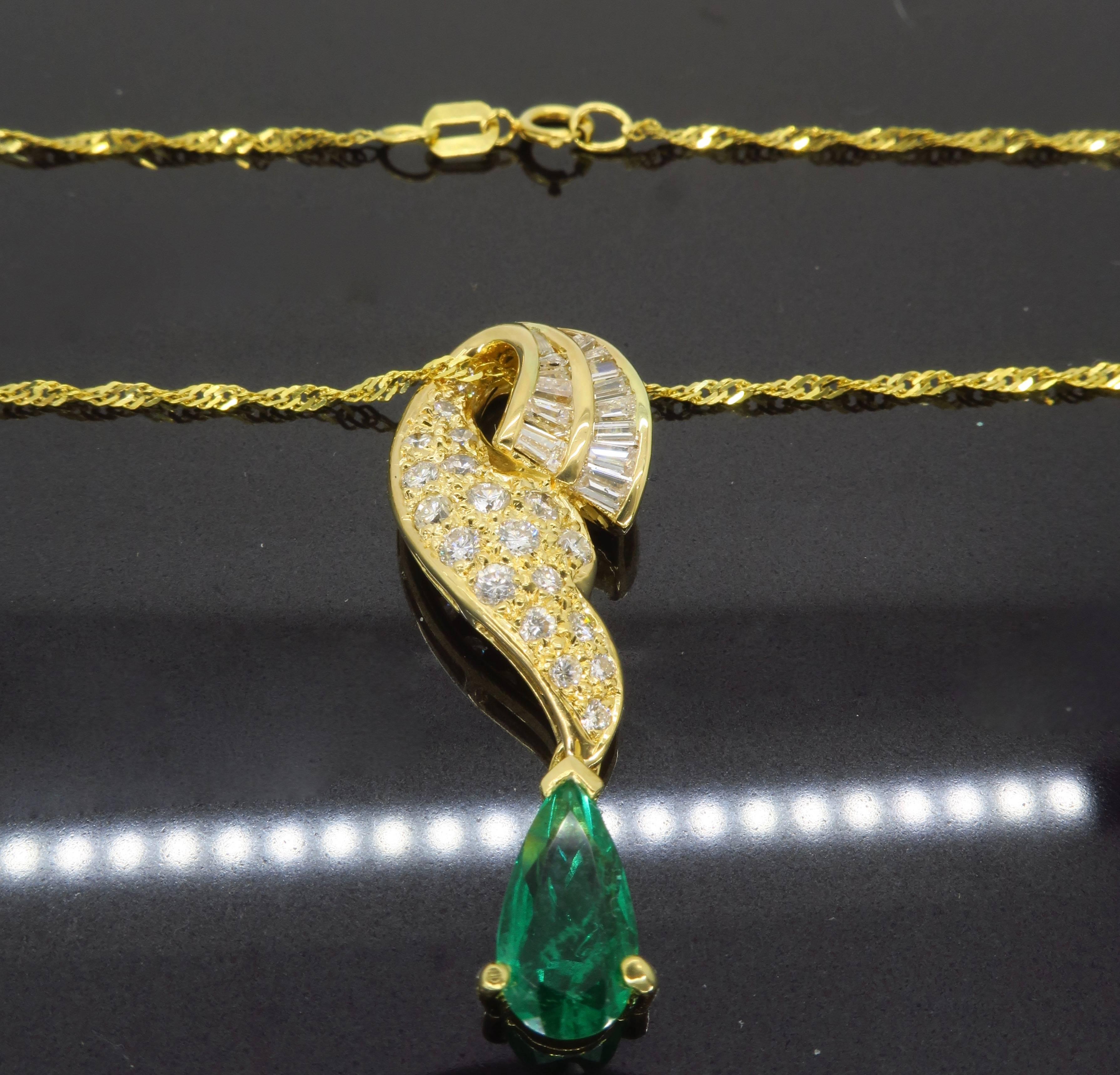 18 Karat Gold Diamond and Emerald Drop Necklace 3