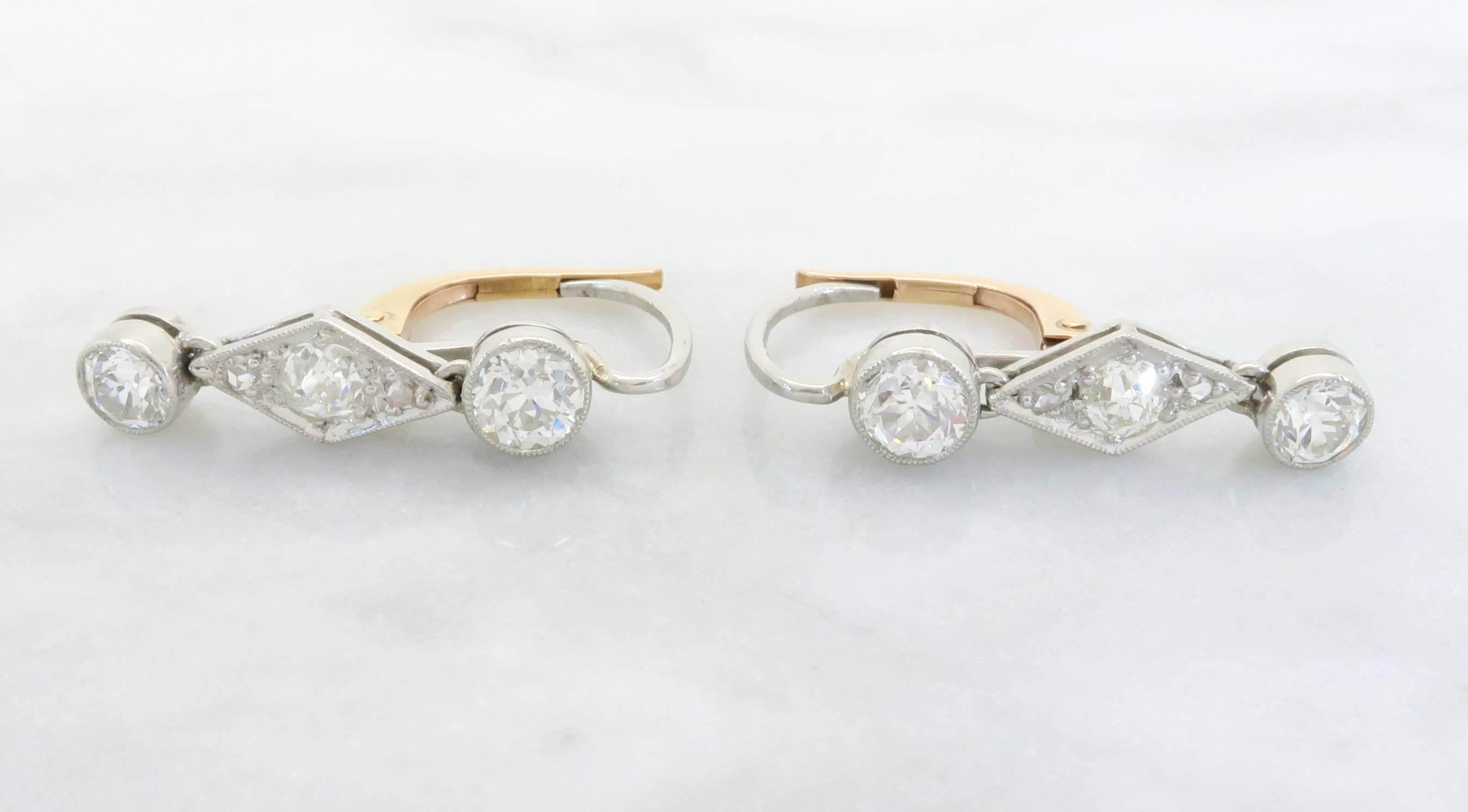 Women's 1920s 1.06 Carats Diamonds Platinum Drop Earrings 