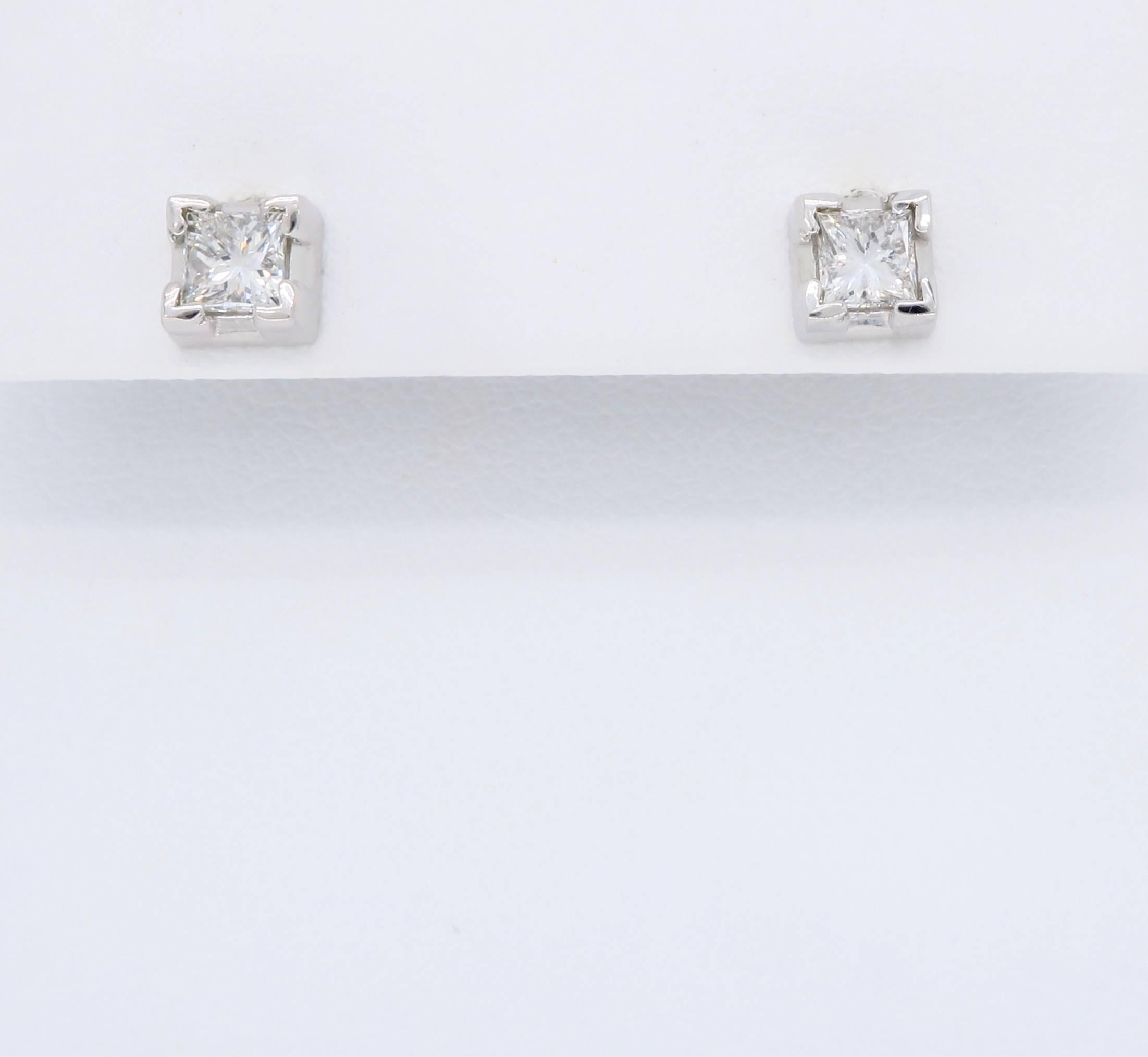 14k White Gold Princess Cut Diamond Stud Earrings In New Condition In Webster, NY
