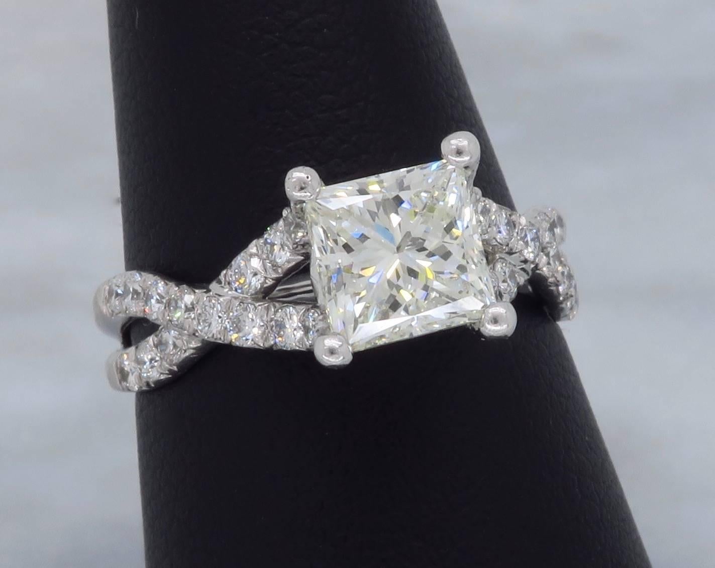 Women's 18 Karat Verragio Princess Cut Diamond Engagement Ring