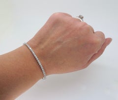 Diamond Flex Bangle Crafted in White Gold