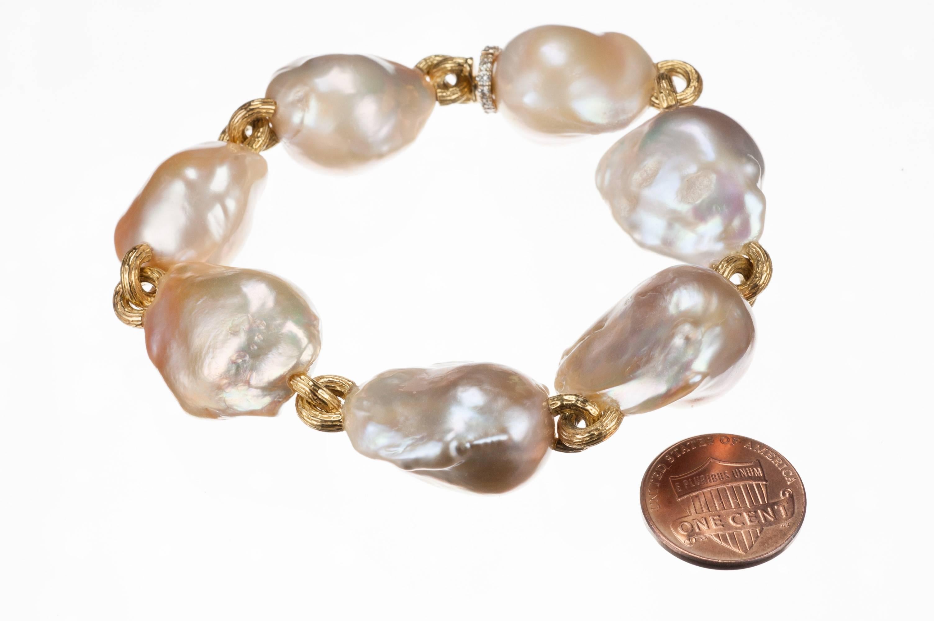 Women's Yvel Baroque Pearl Bracelet in 18-Karat Yellow Gold