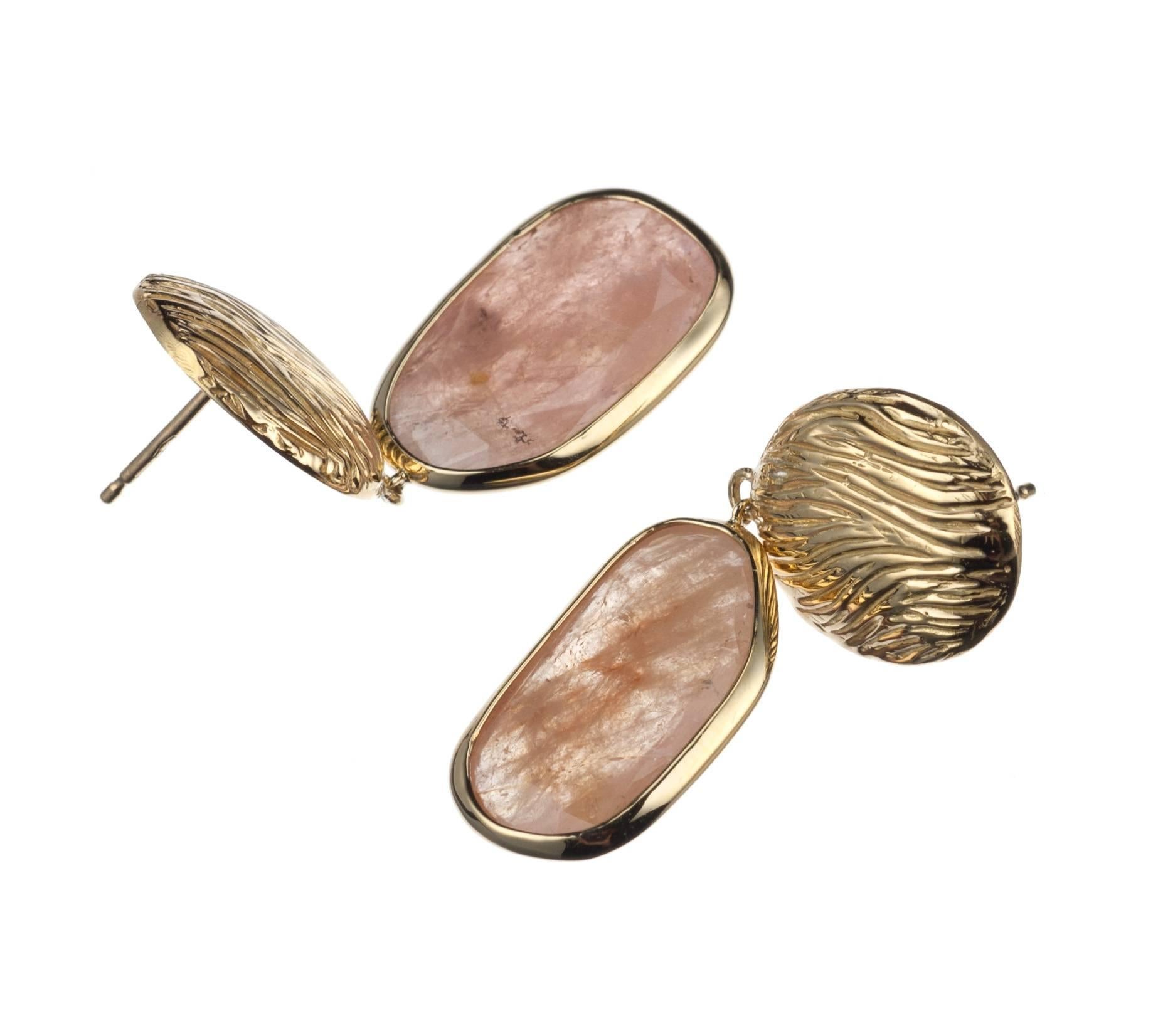 Contemporary Yvel Pink Sapphire Slice Earrings in 18 Karat Yellow Gold For Sale