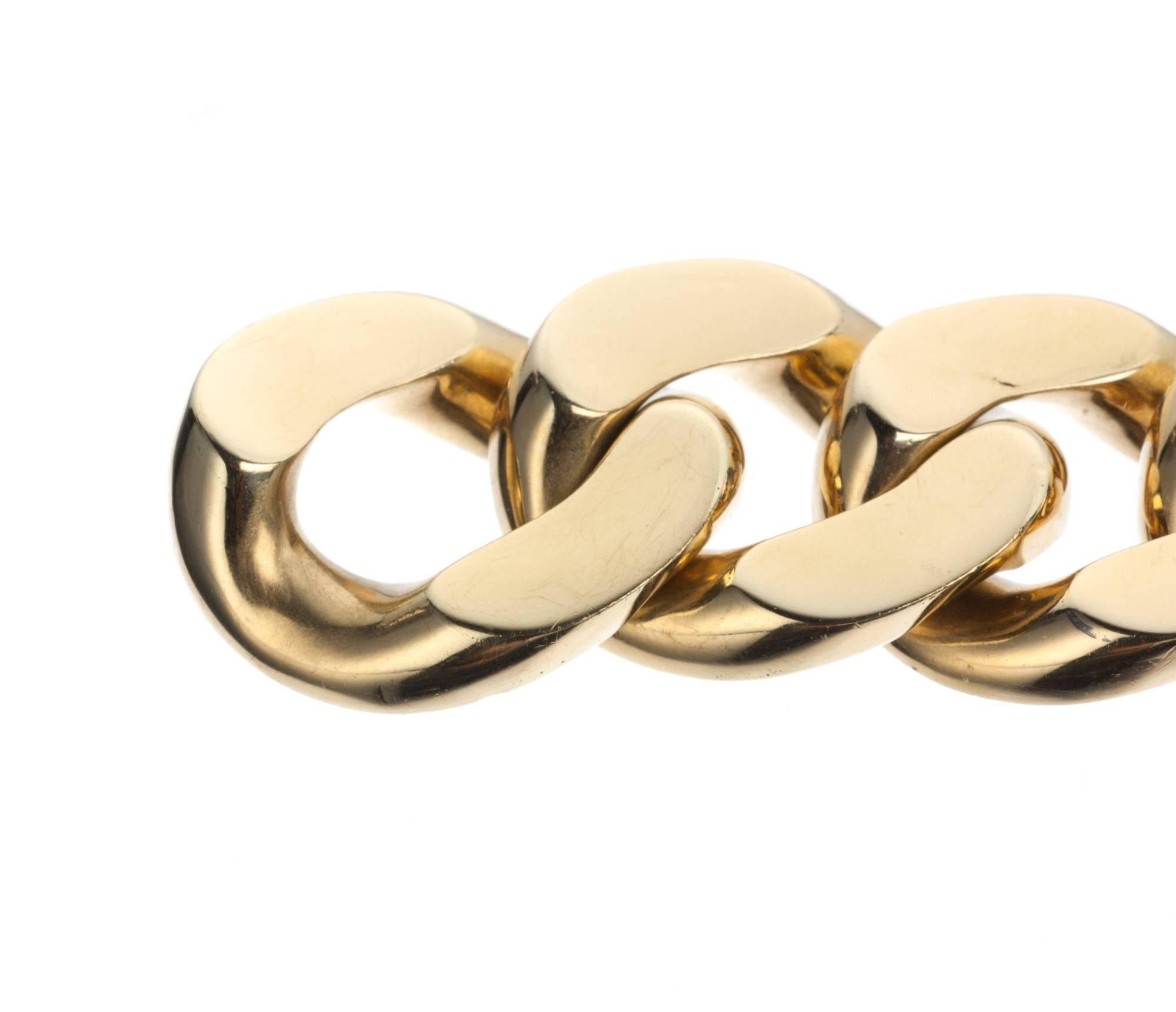 Women's or Men's Curb Link Bracelet in 18 Karat Yellow Gold For Sale
