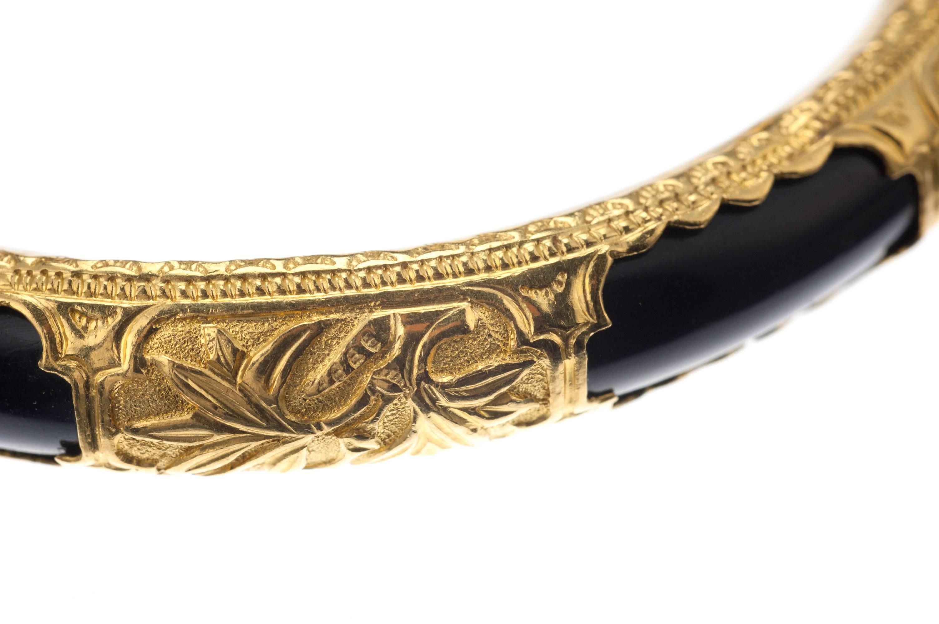 Black Onyx Bangle Bracelet in 24 Karat Yellow Gold In New Condition In Saint Louis, MO