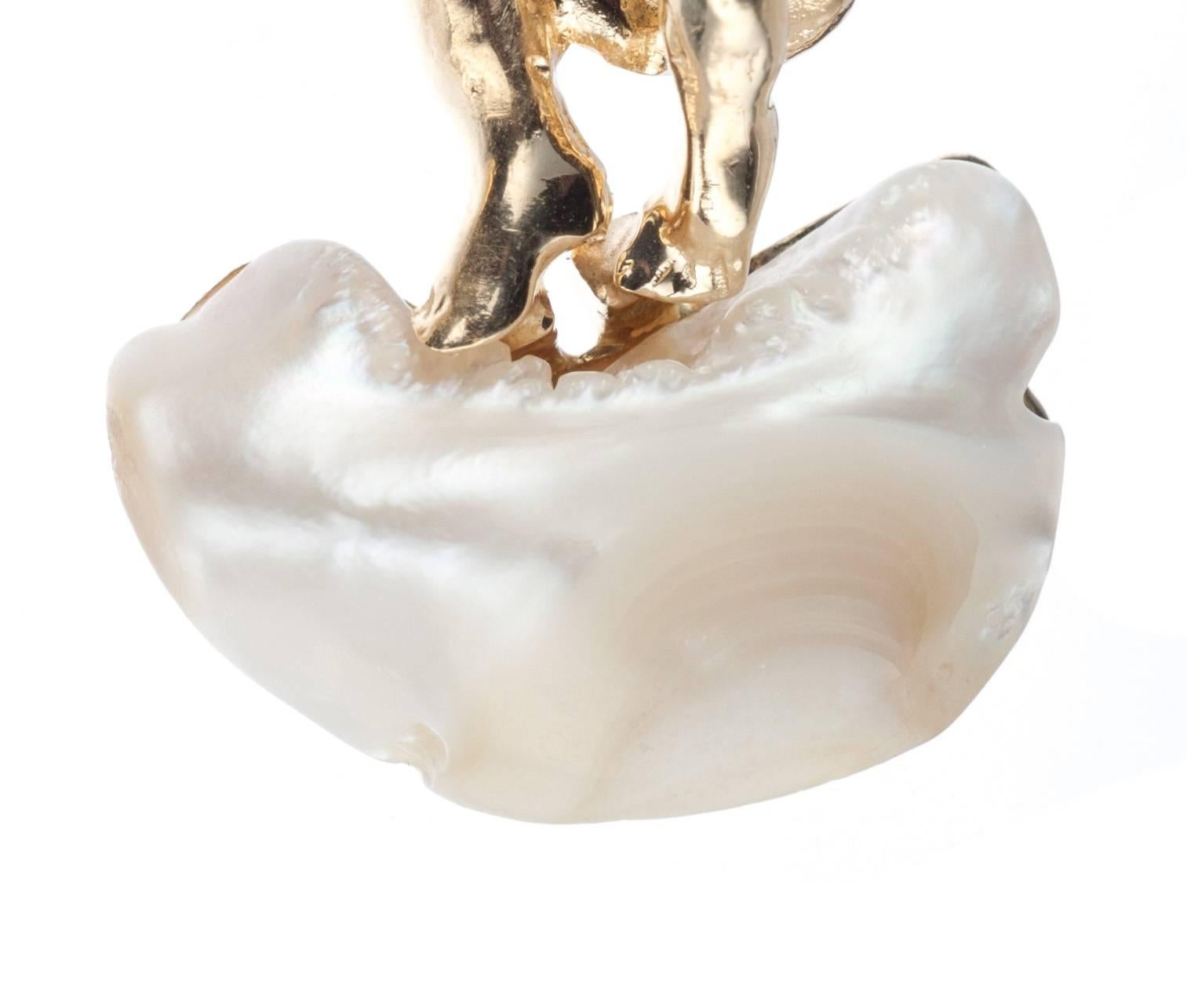 Cherub Brooch with Pearl and Sapphire in 14 Karat Yellow Gold In New Condition For Sale In Saint Louis, MO