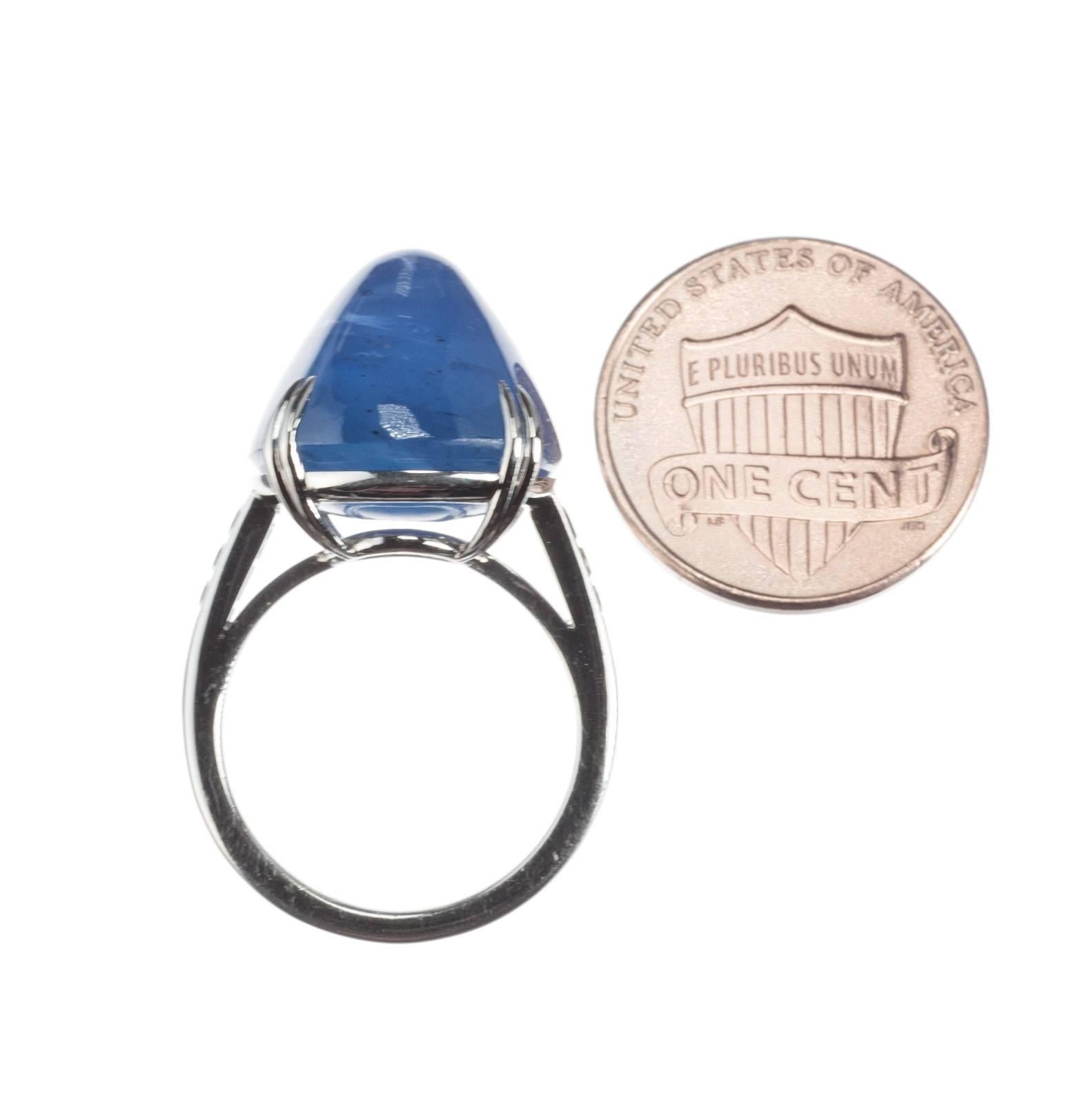 Lucie Campbell Sugarloaf-Cut Sapphire Diamond Platinum Ring For Sale 2