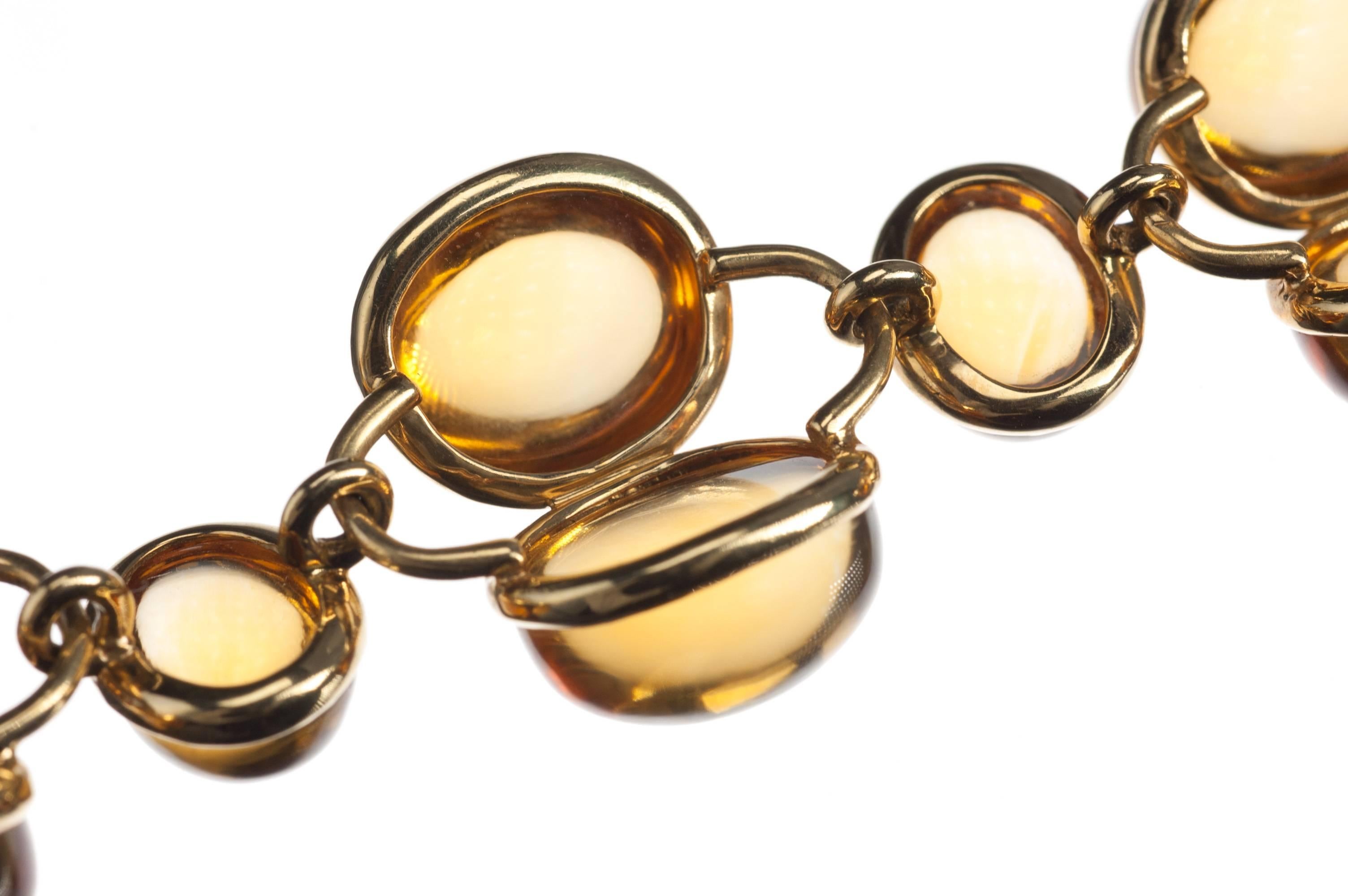 Citrine Cabochon and 18 Karat Yellow Gold Bracelet In New Condition For Sale In Saint Louis, MO