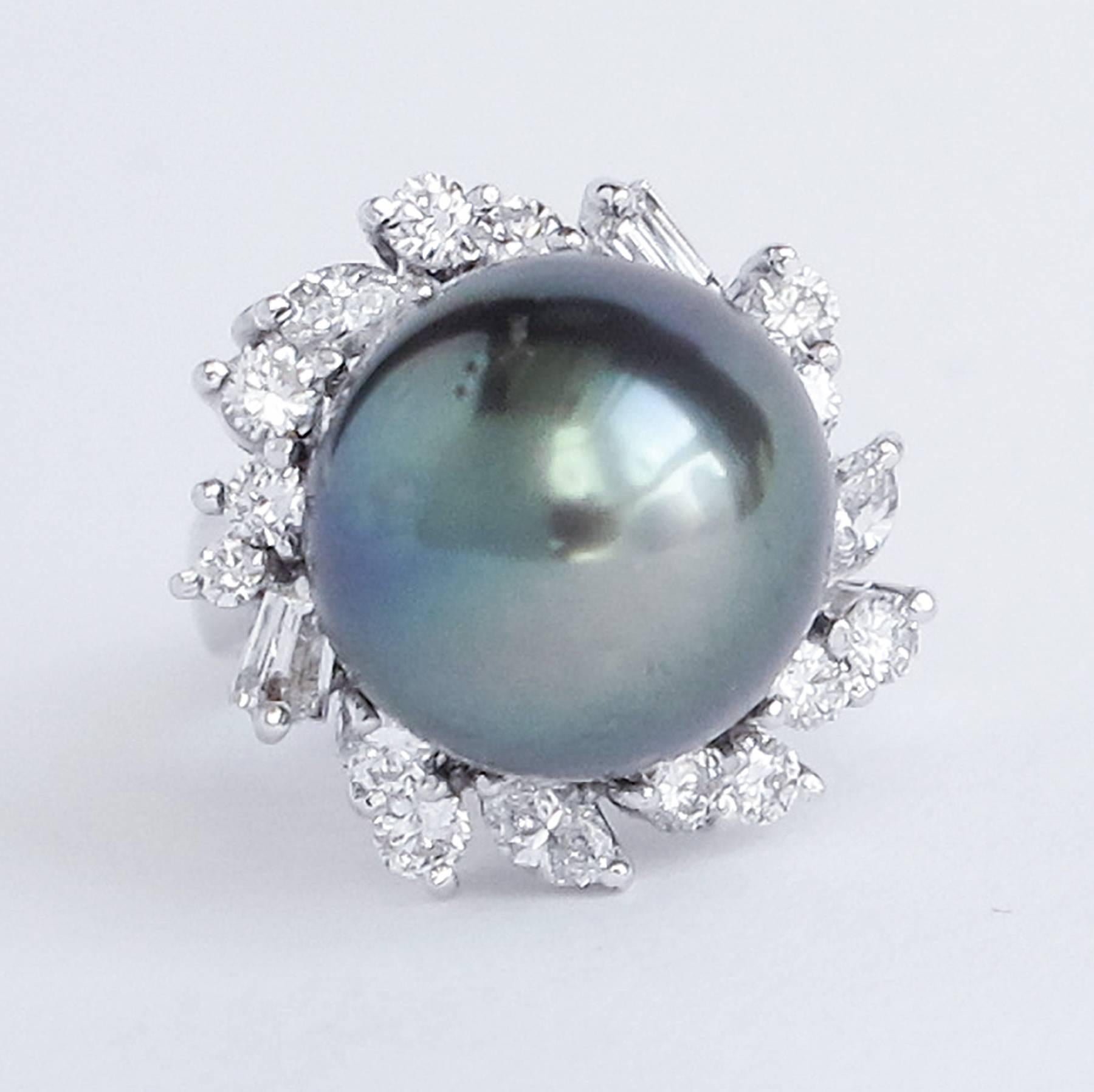 Fine Tahitian Pearl Diamond Ring, 18K White Gold In Excellent Condition For Sale In Toronto, Ontario