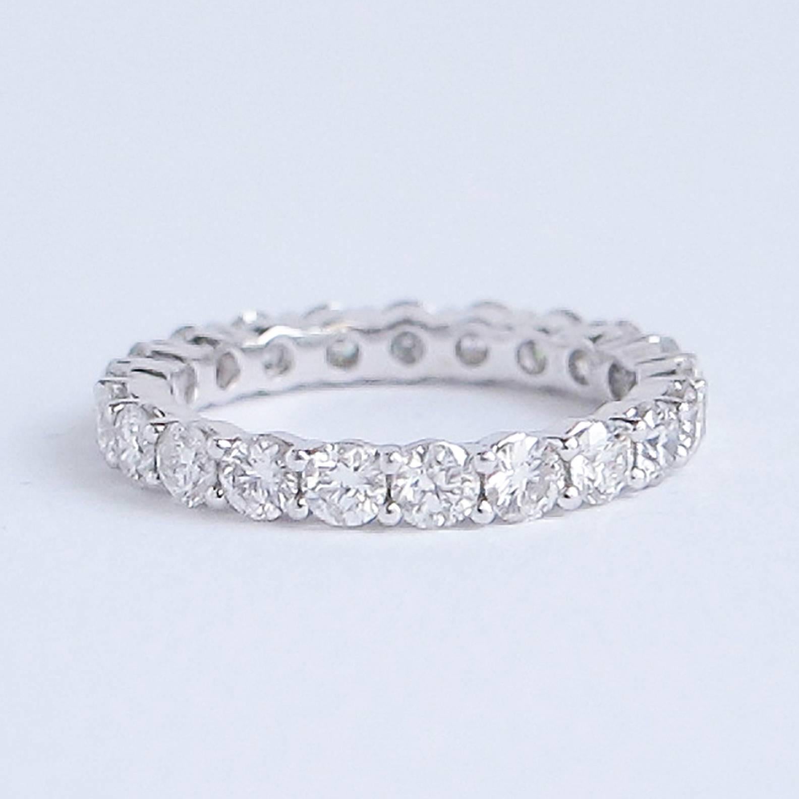 2.31 Carat Diamond and White Gold Eternity Band Ring In New Condition For Sale In Toronto, Ontario