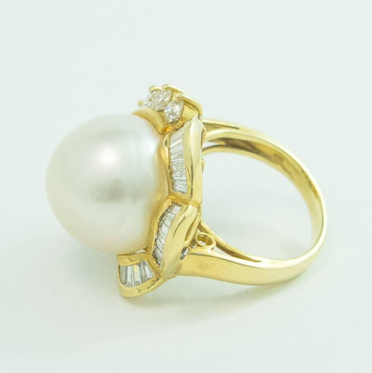 Modern South Sea White Pearl and Diamond 18 Karat Yellow Gold Ring For Sale
