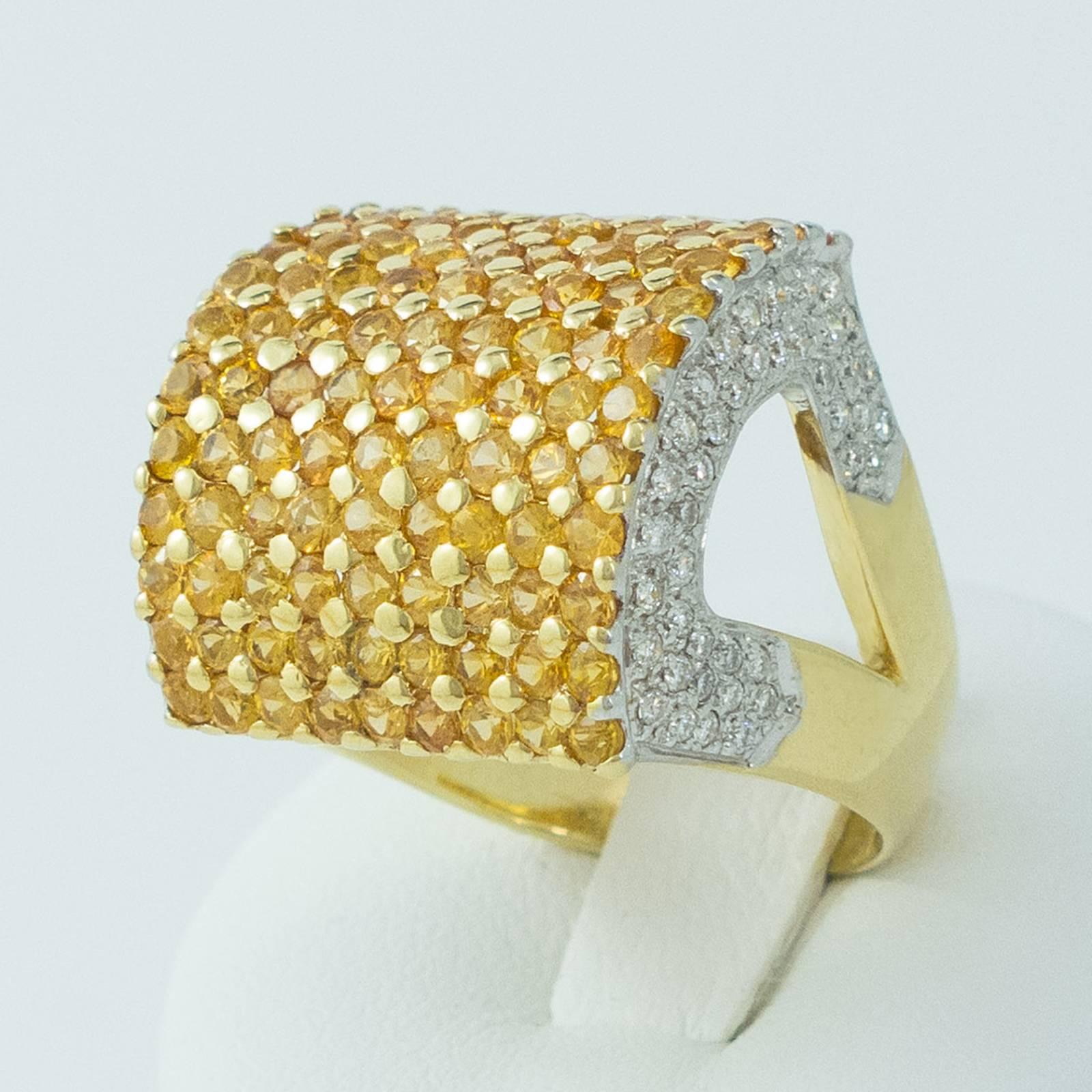 Yellow Sapphire Diamond yellow gold Ring In Excellent Condition In Toronto, Ontario