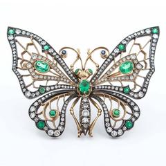 Splendid Emerald Diamond Butterfly Brooch