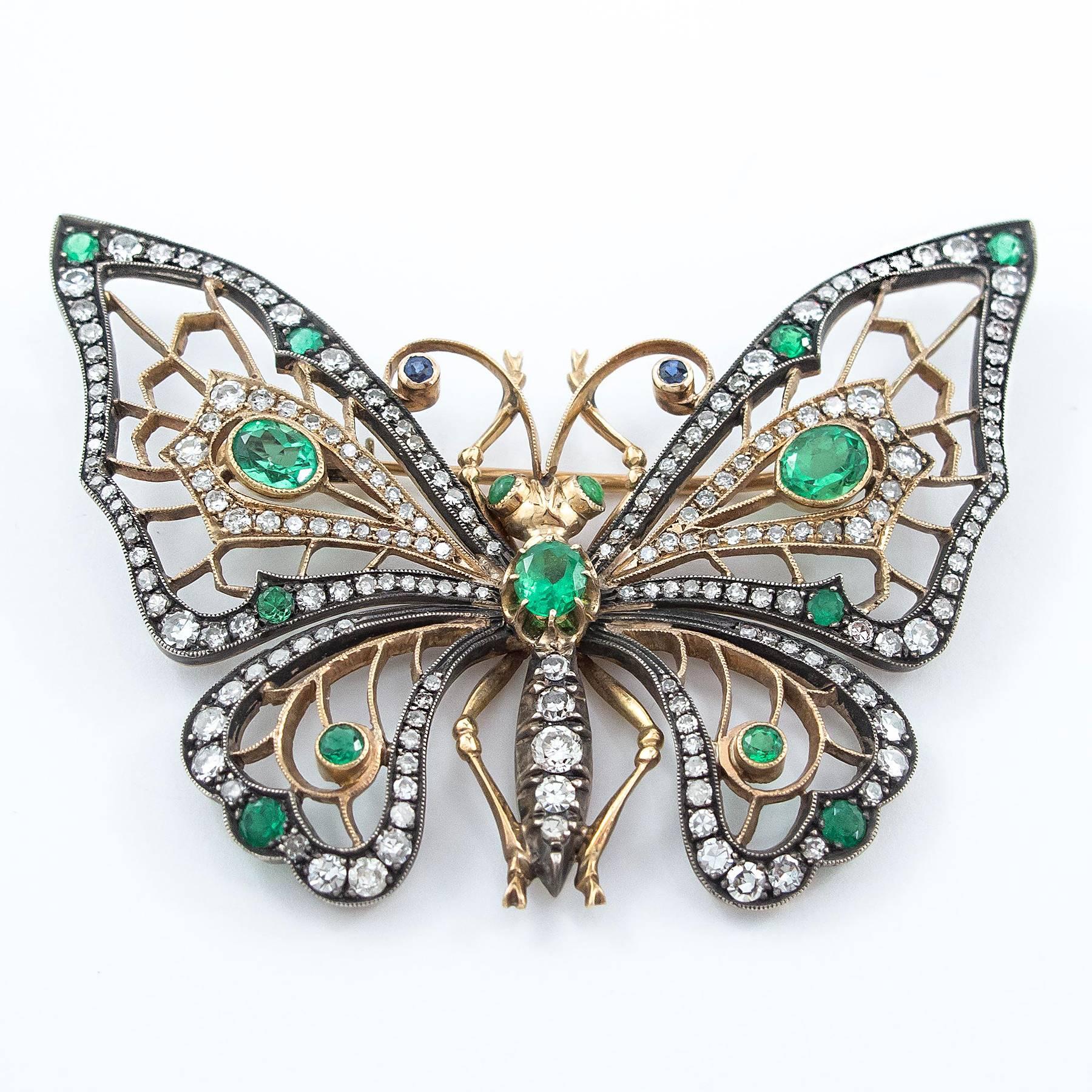 Splendid Emerald Diamond Butterfly Brooch In Excellent Condition For Sale In Toronto, Ontario