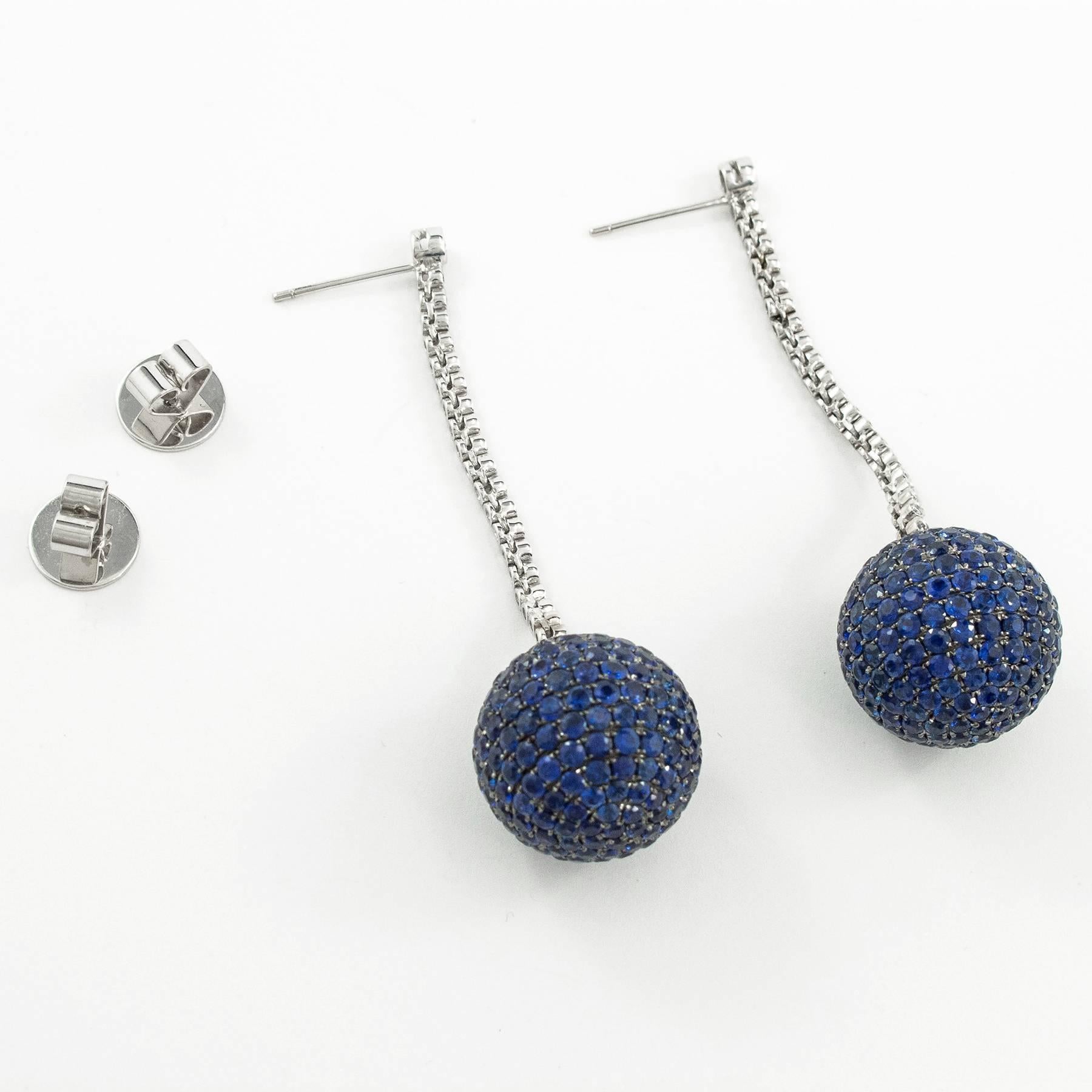 Contemporary 17.8 Carat Pavé Blue Sapphire and Diamond Earrings in 18 Karat White Gold For Sale