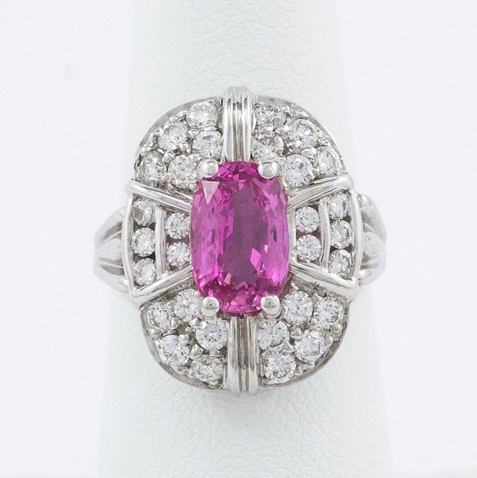 Splendid Pink Sapphire Diamond White Gold Ring In New Condition For Sale In Toronto, Ontario