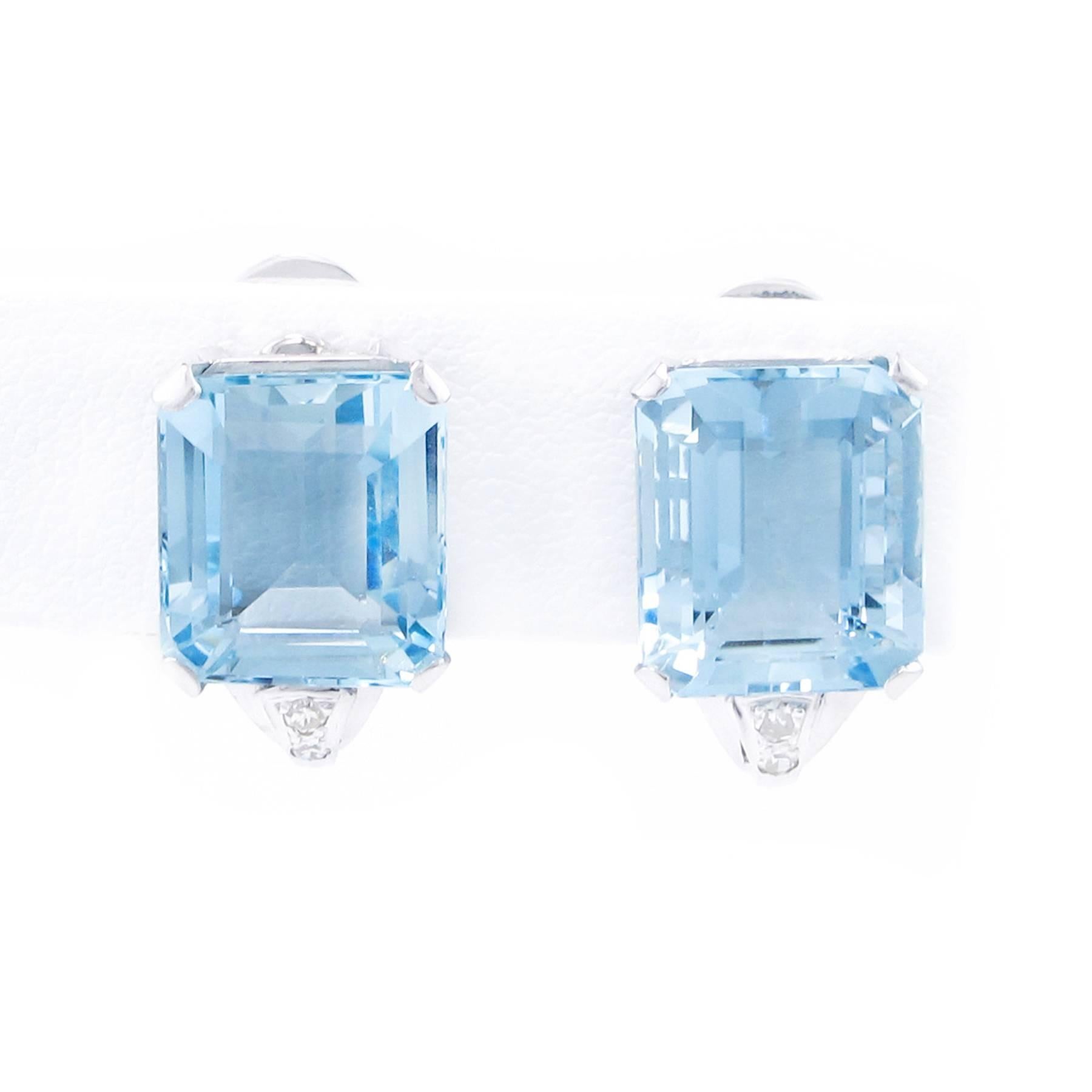 Art Deco Aquamarine and Diamond Earrings set in Platinum In Excellent Condition For Sale In Toronto, Ontario